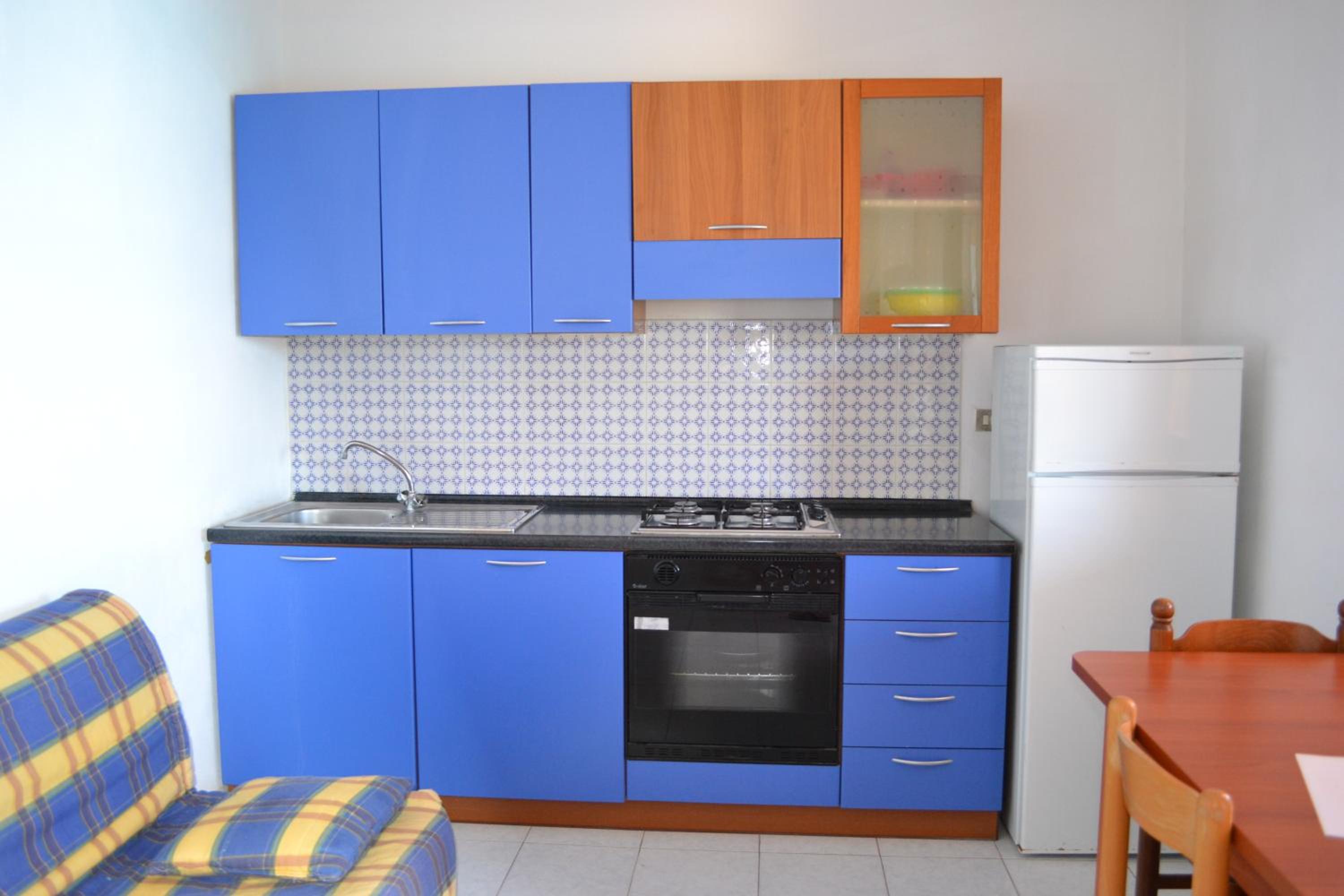One-Bedroom Apartment - Annex - Photo 12
