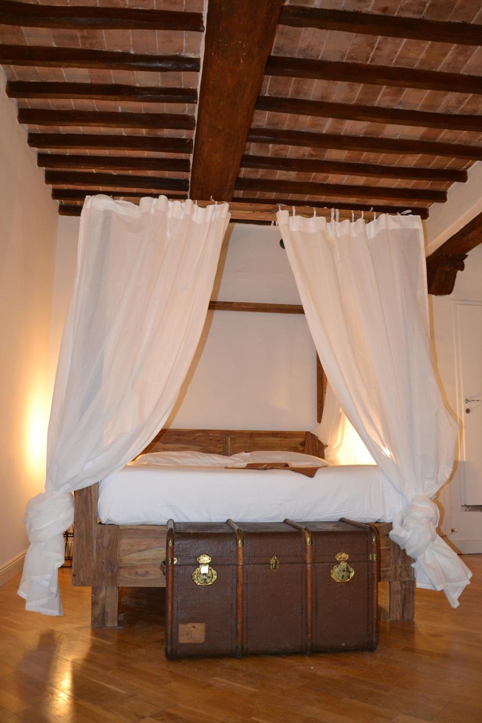 Loft - Photo 1