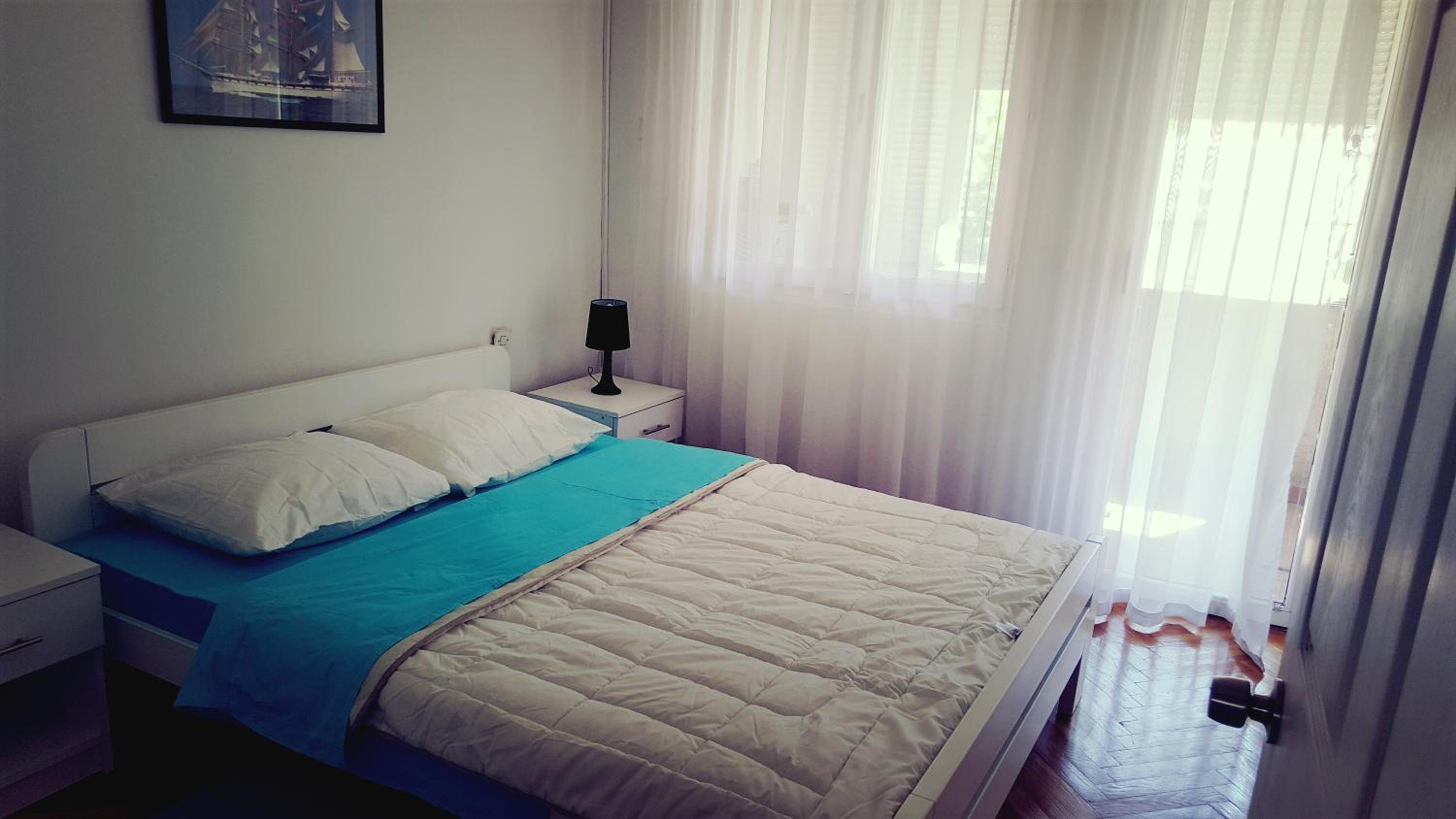 Apartment with Balcony photo 2