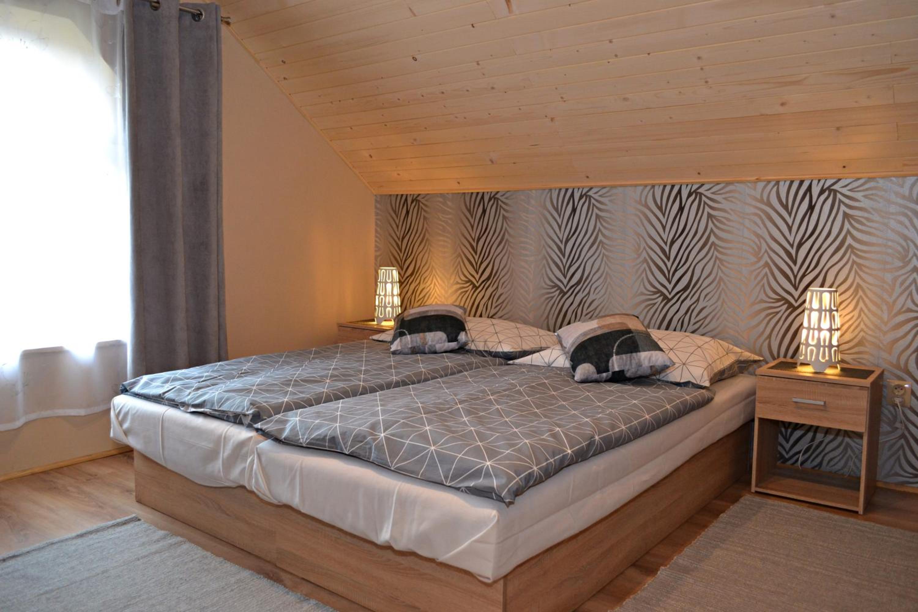 Deluxe Room (2 Adults + 1 Child) photo 3