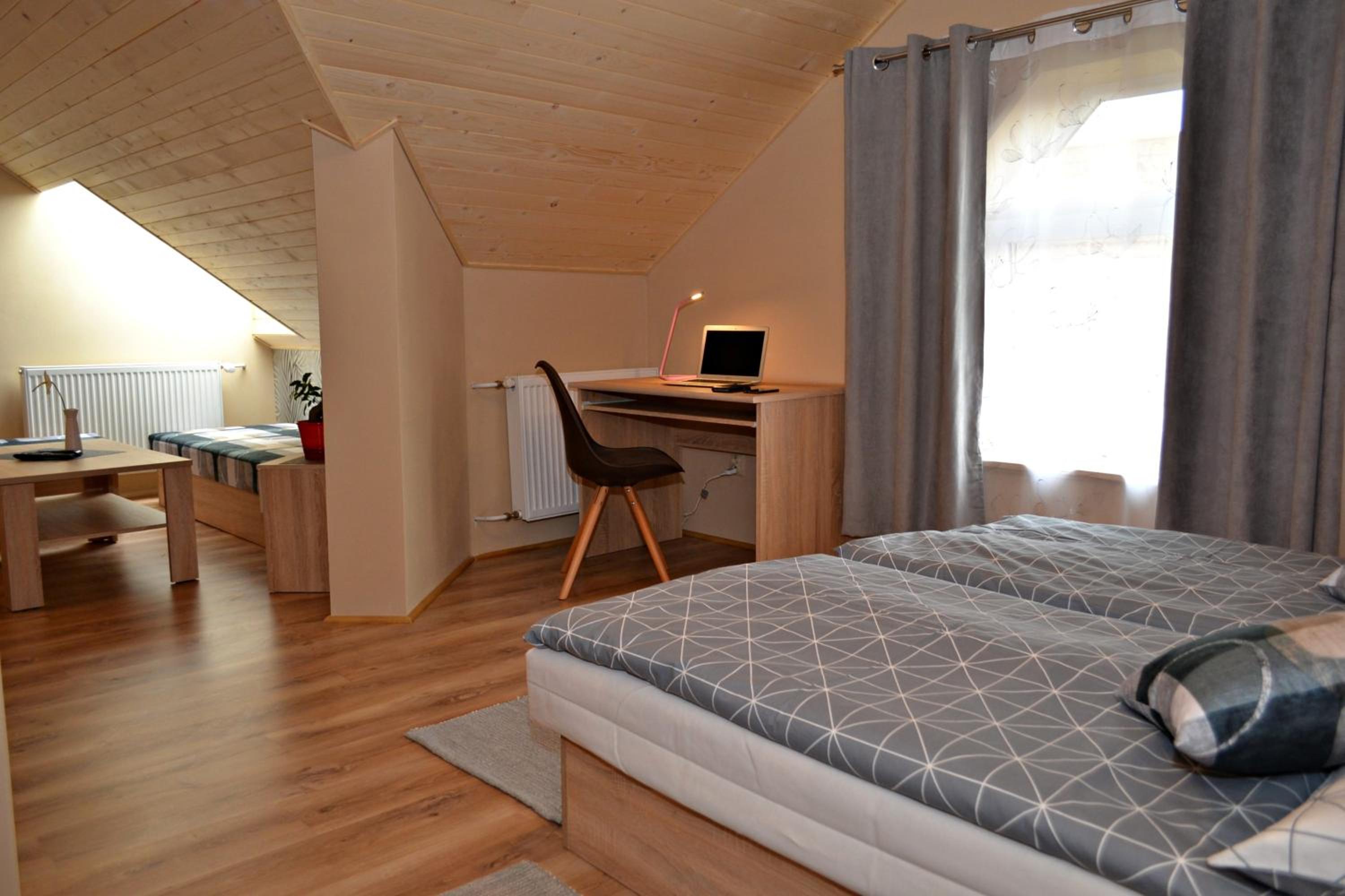 Deluxe Room (2 Adults + 1 Child) photo 2