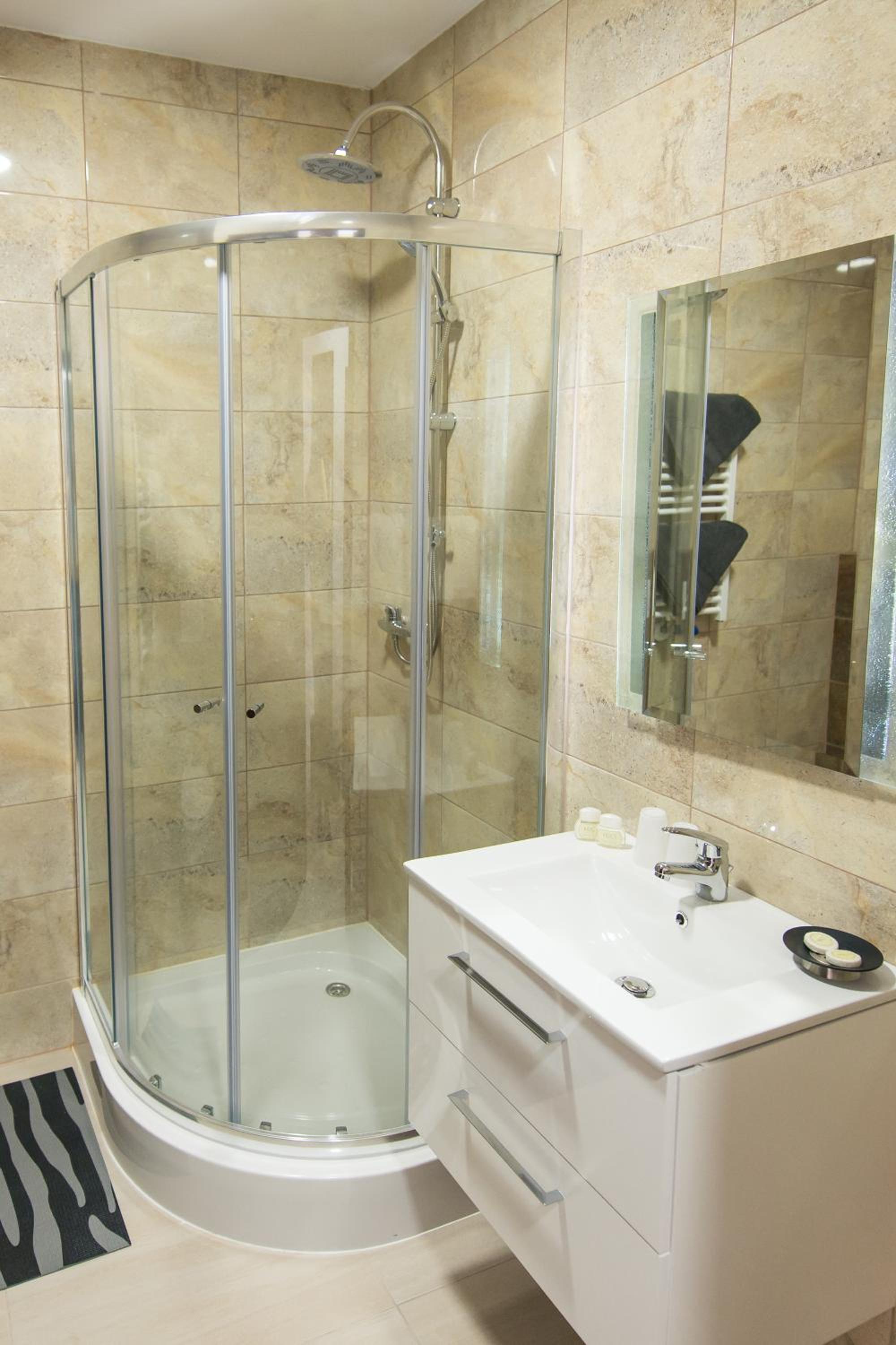 Deluxe Double Room - Photo 8