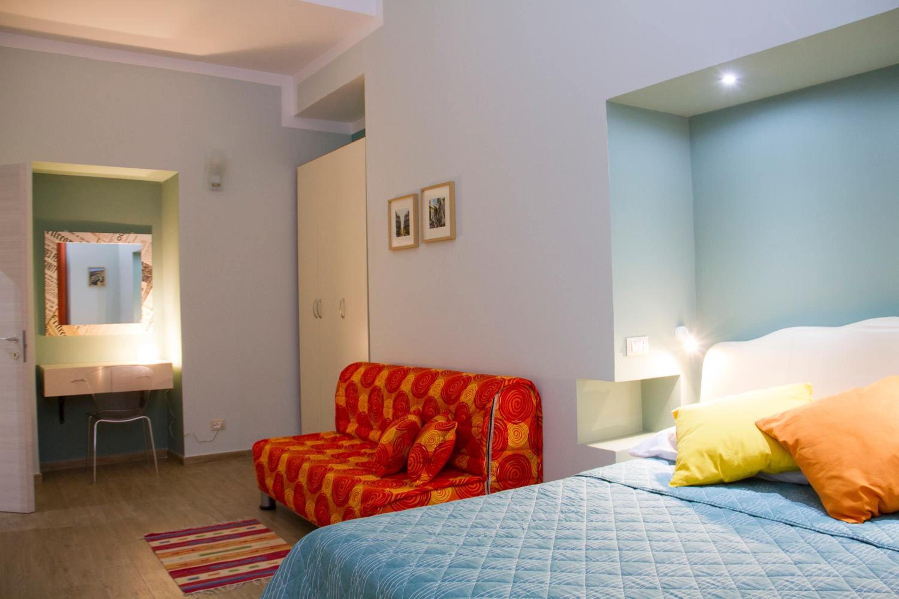 One-Bedroom Apartment - Photo 15