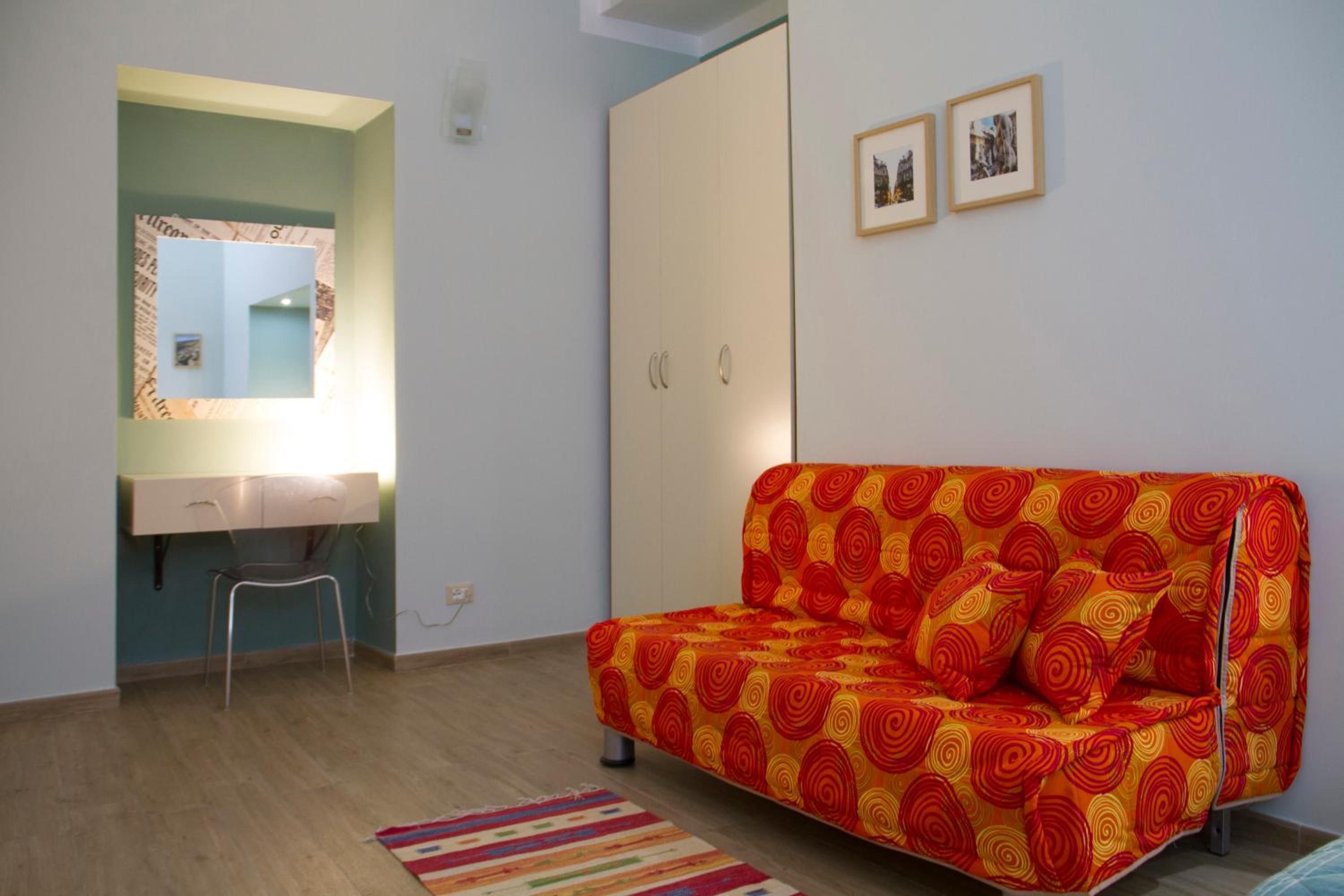 One-Bedroom Apartment - Photo 11