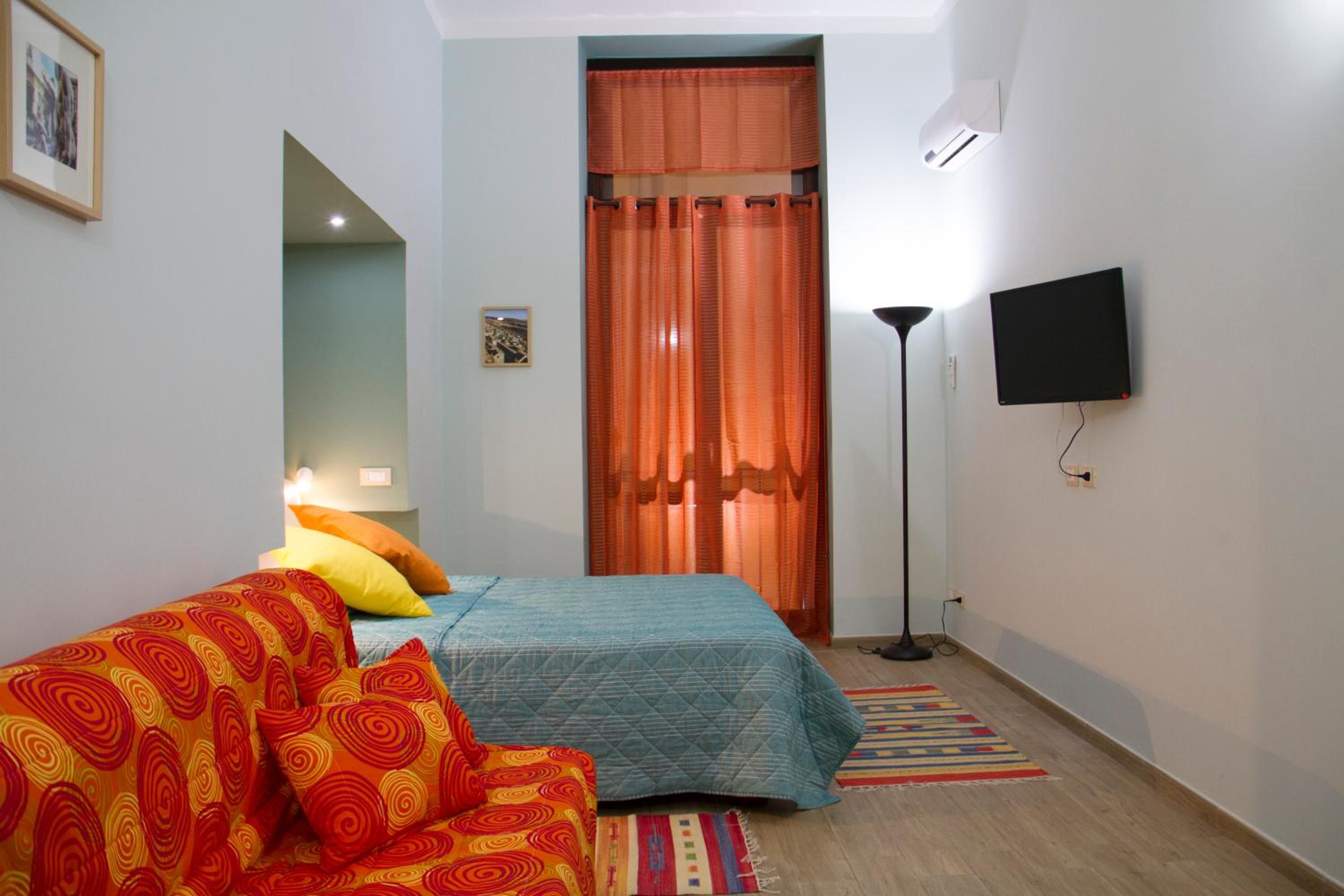 One-Bedroom Apartment - Photo 10