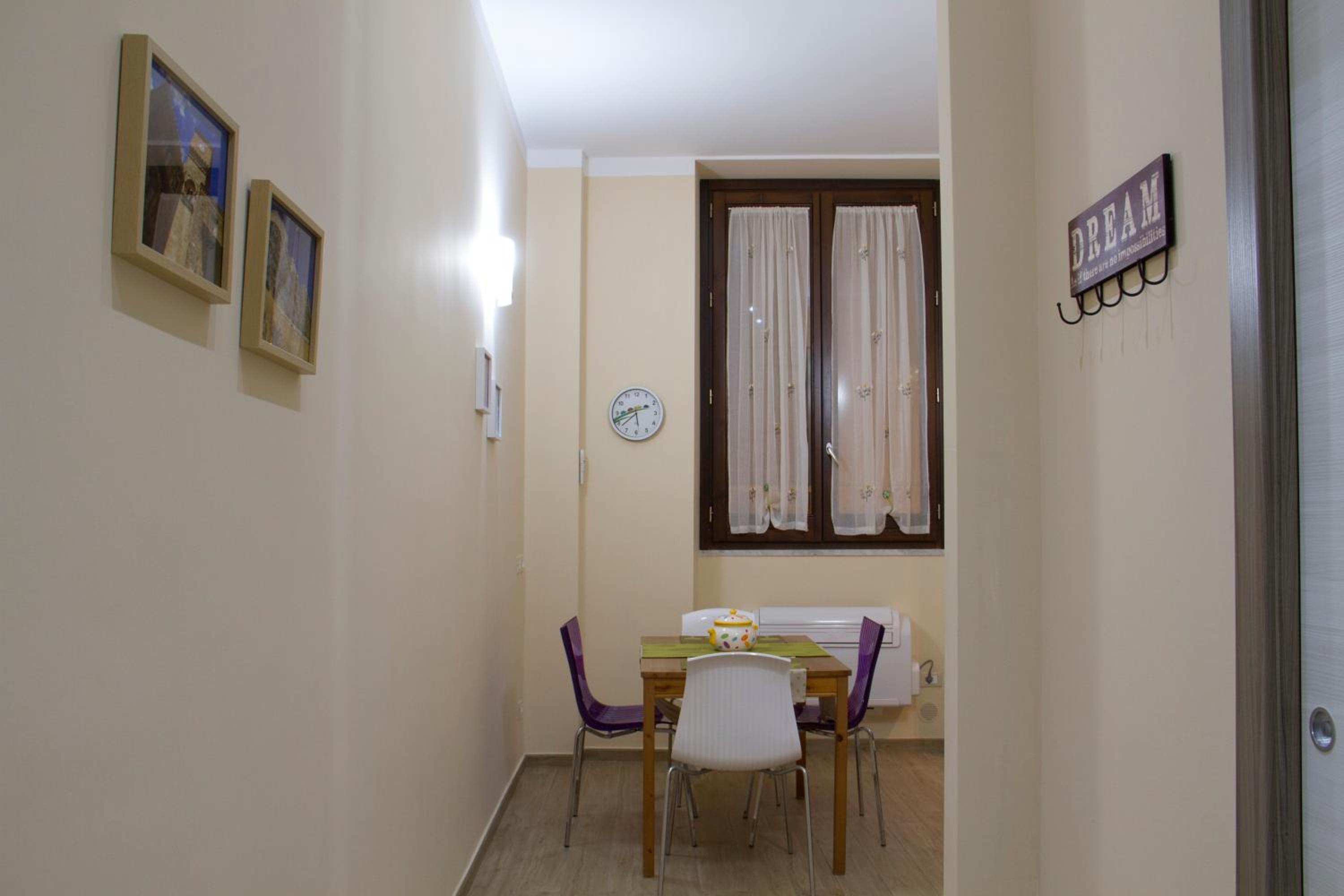 One-Bedroom Apartment - Photo 21