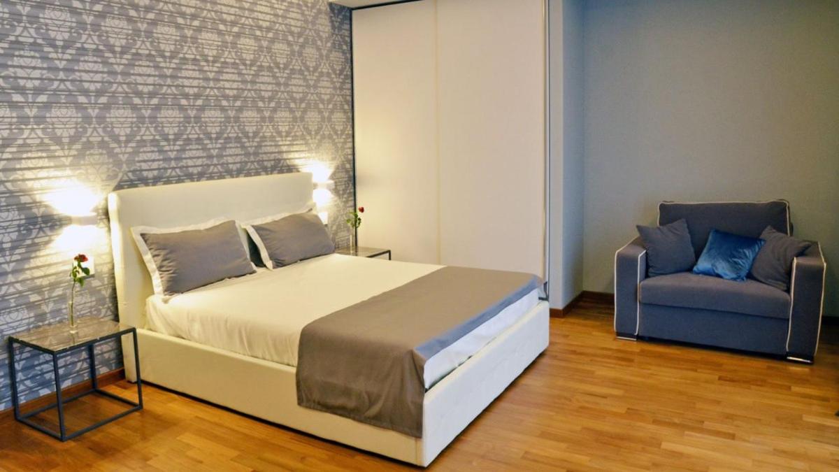 Deluxe Double Room with Extra Bed - Photo 1