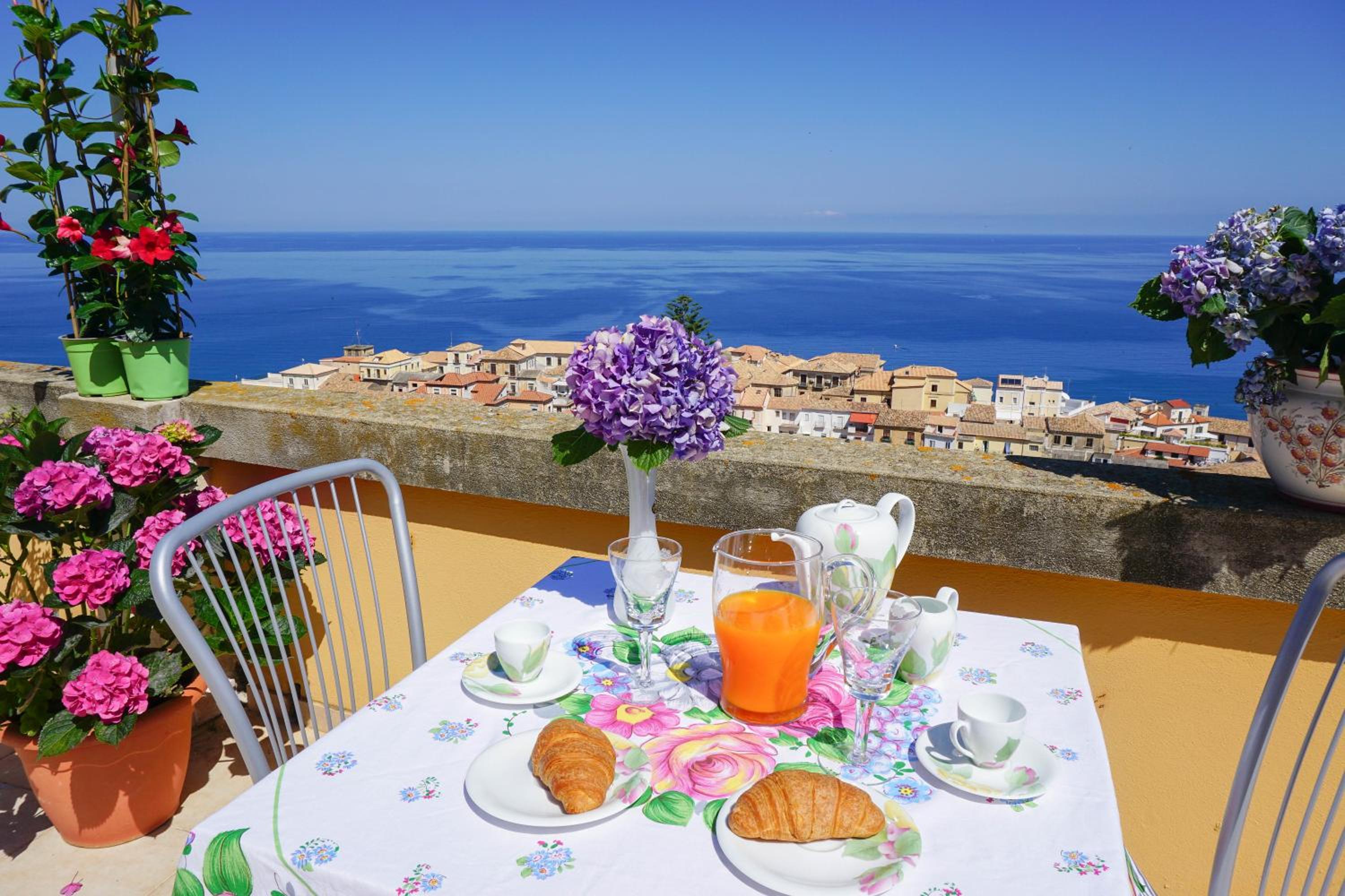 Apartment with Sea View - Photo 21