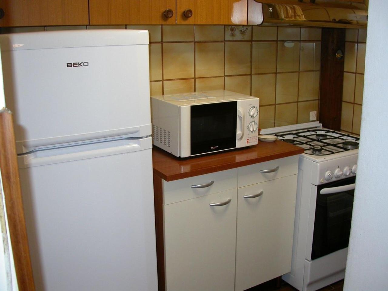 One-Bedroom House - Photo 5