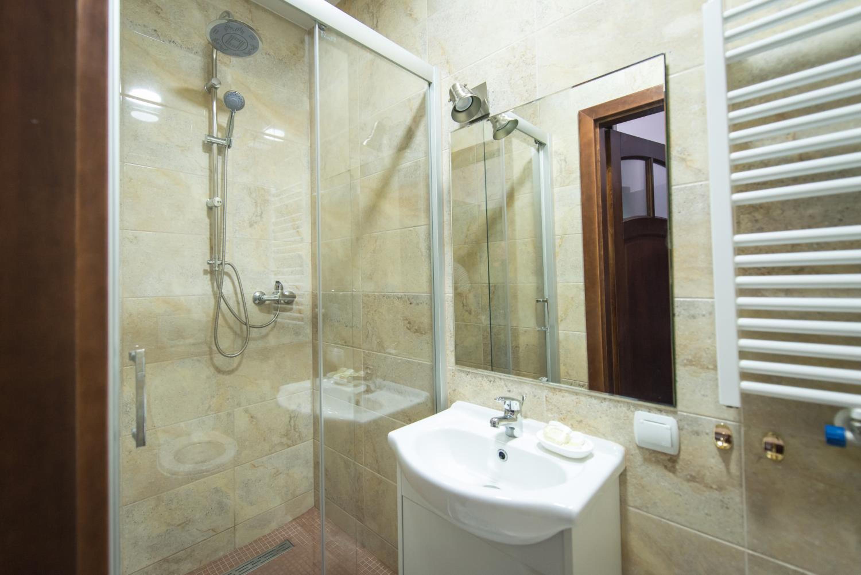 Standard Double Room - Photo 6