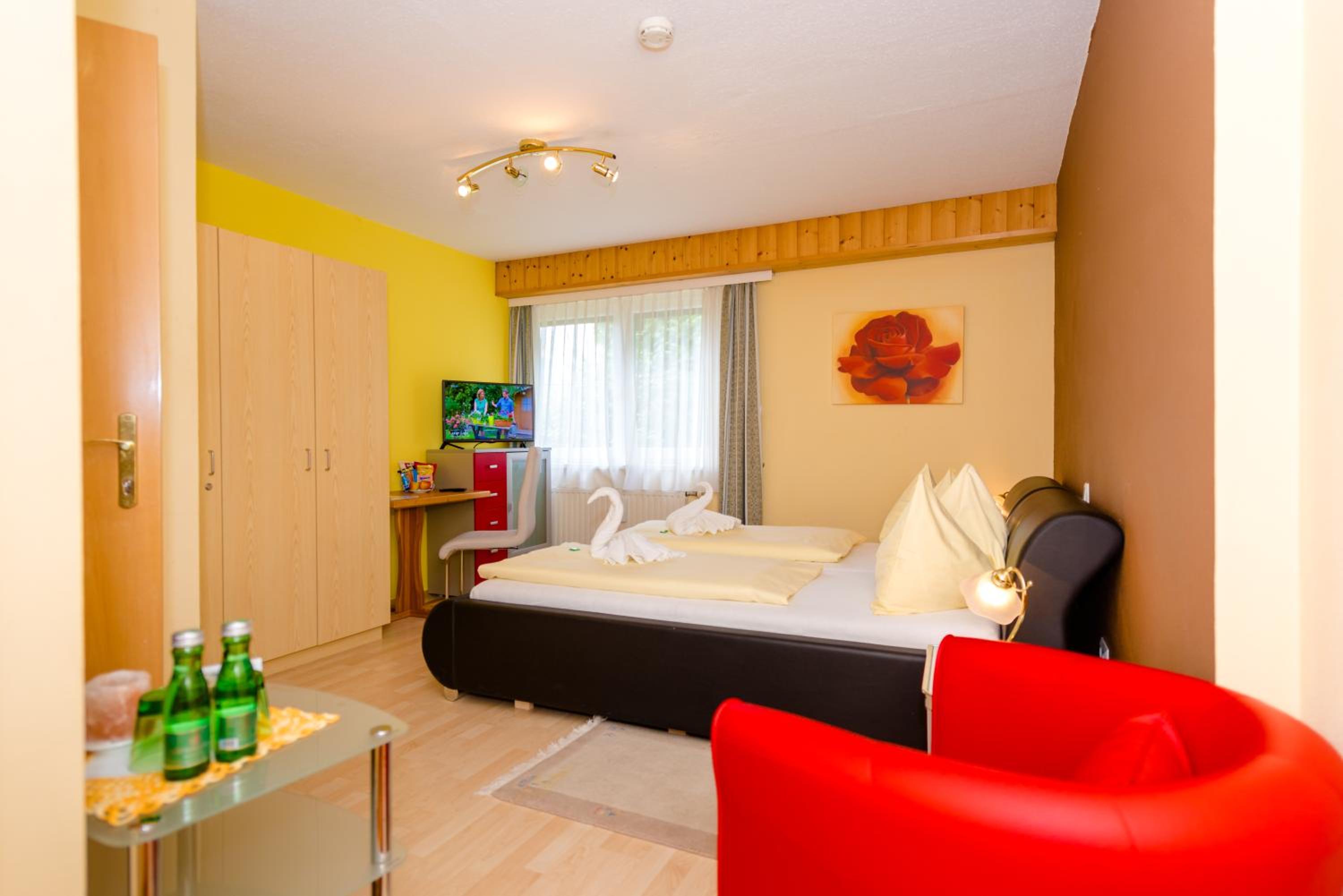 Double Room - Photo 7