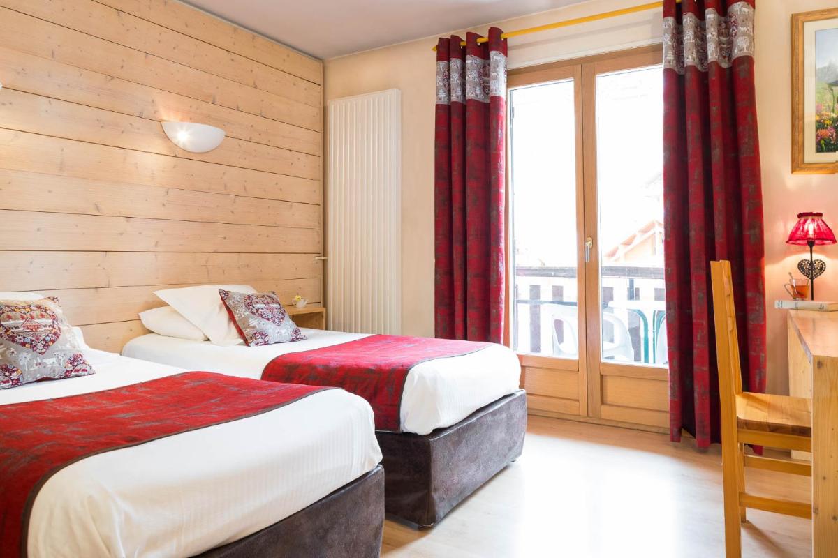 Superior Double Room with Balcony and Bath photo 1