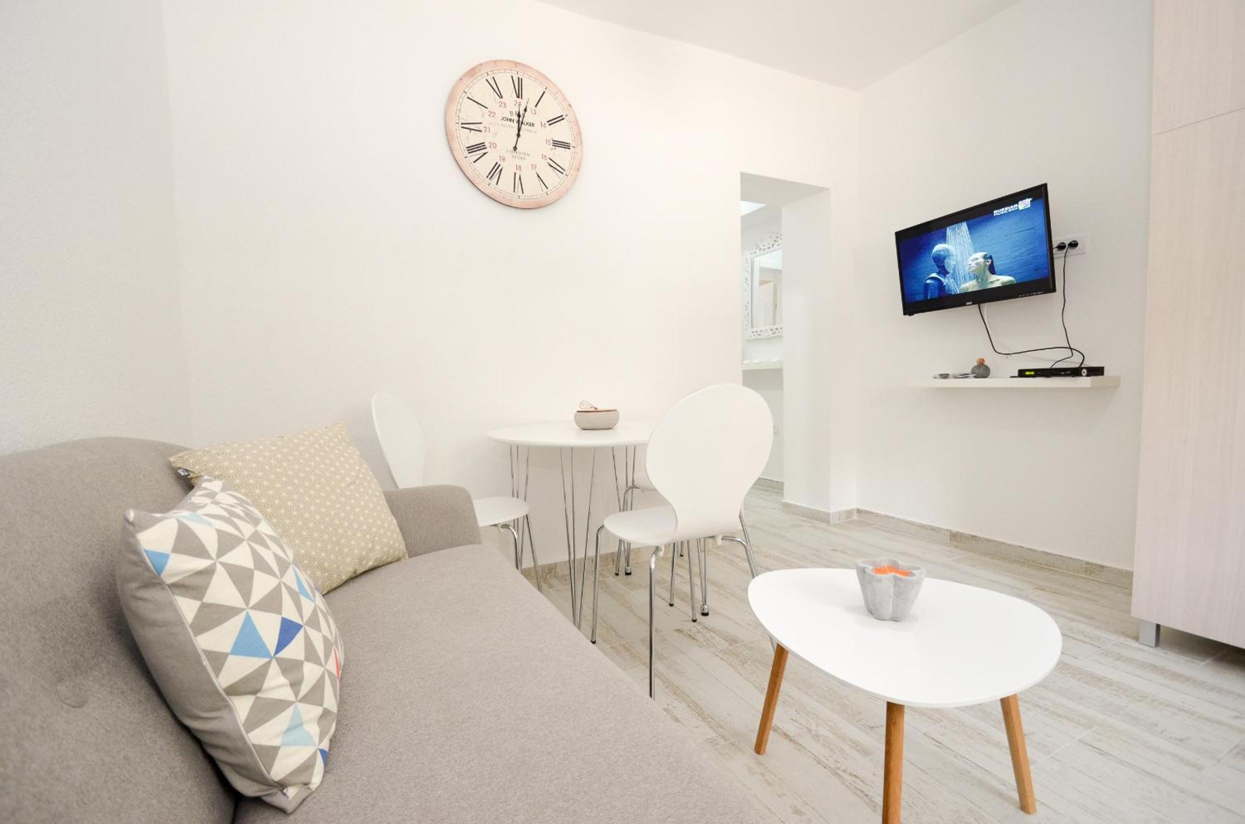 Apartment with Sea View - Photo 17