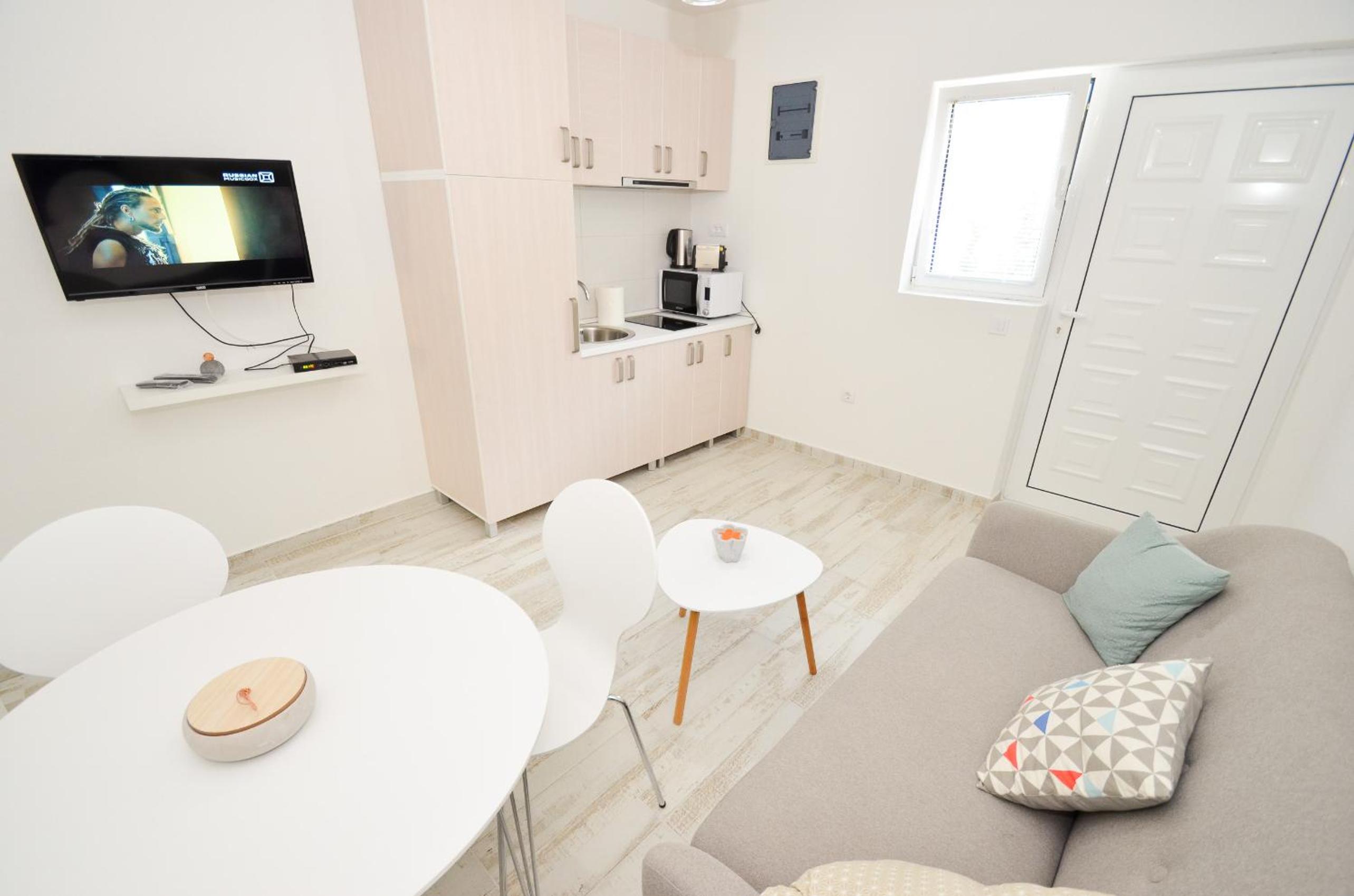 Apartment with Sea View - Photo 20