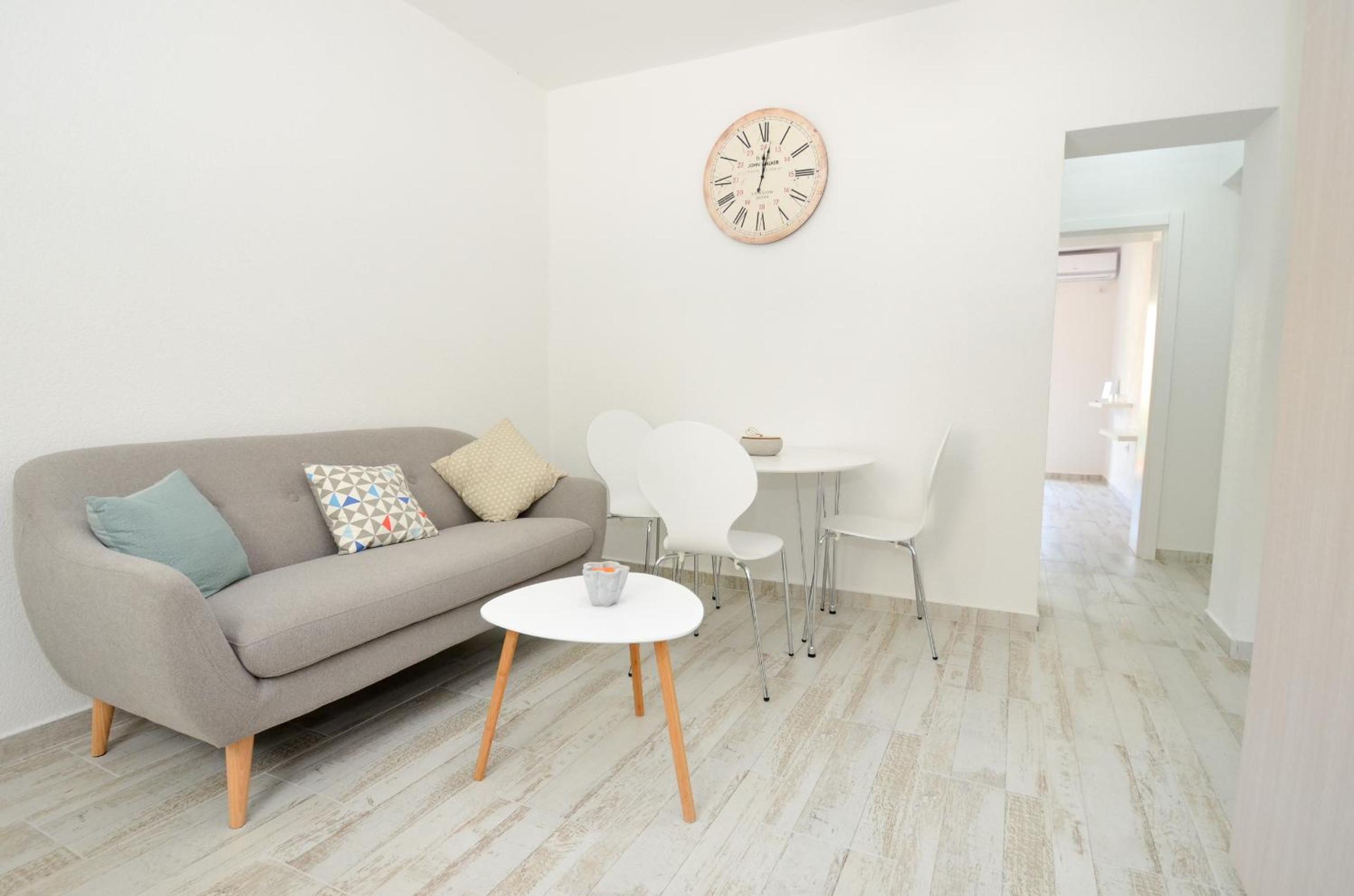 Apartment with Sea View - Photo 16