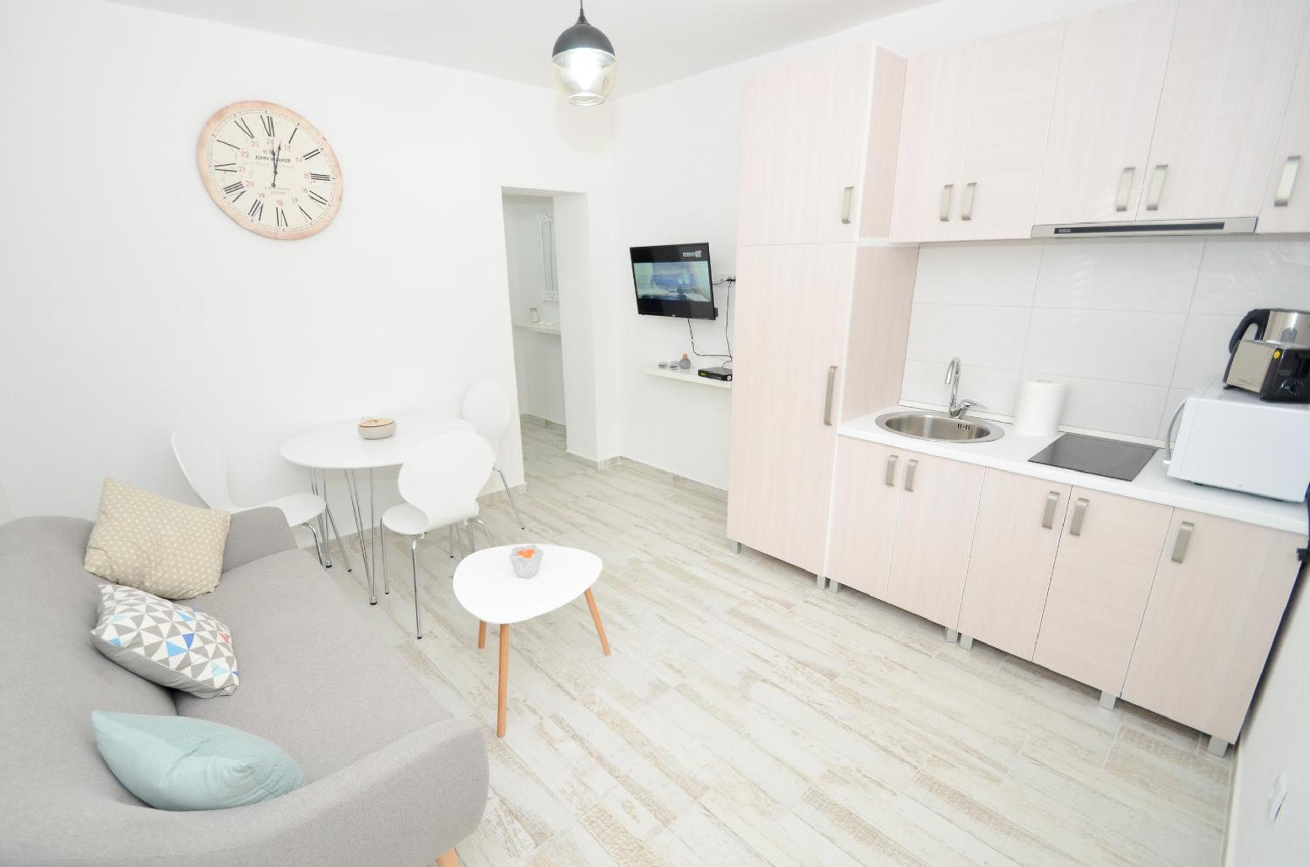 Apartment with Sea View - Photo 19