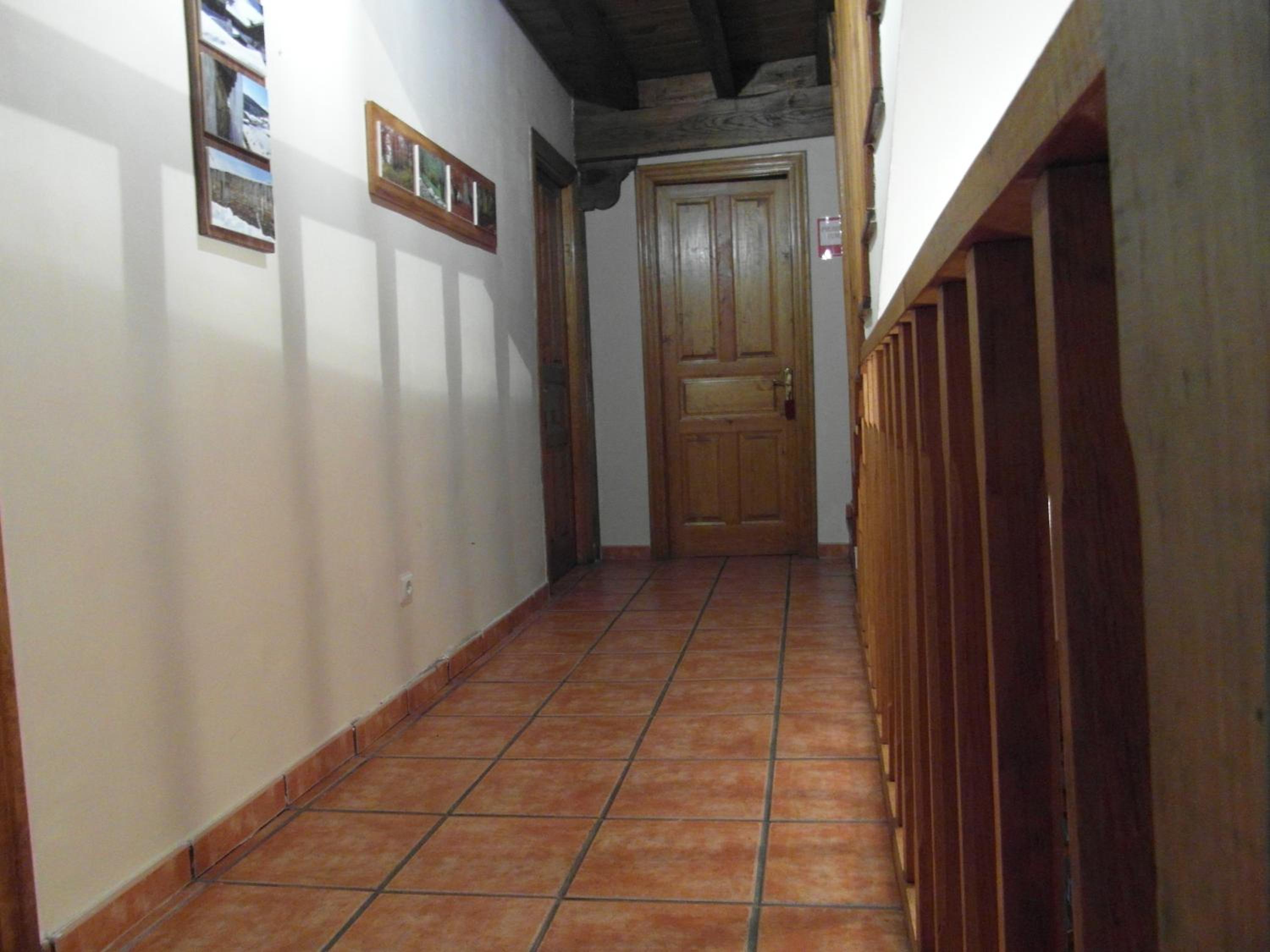 Bed in 6-Bed Mixed Dormitory Room photo 3