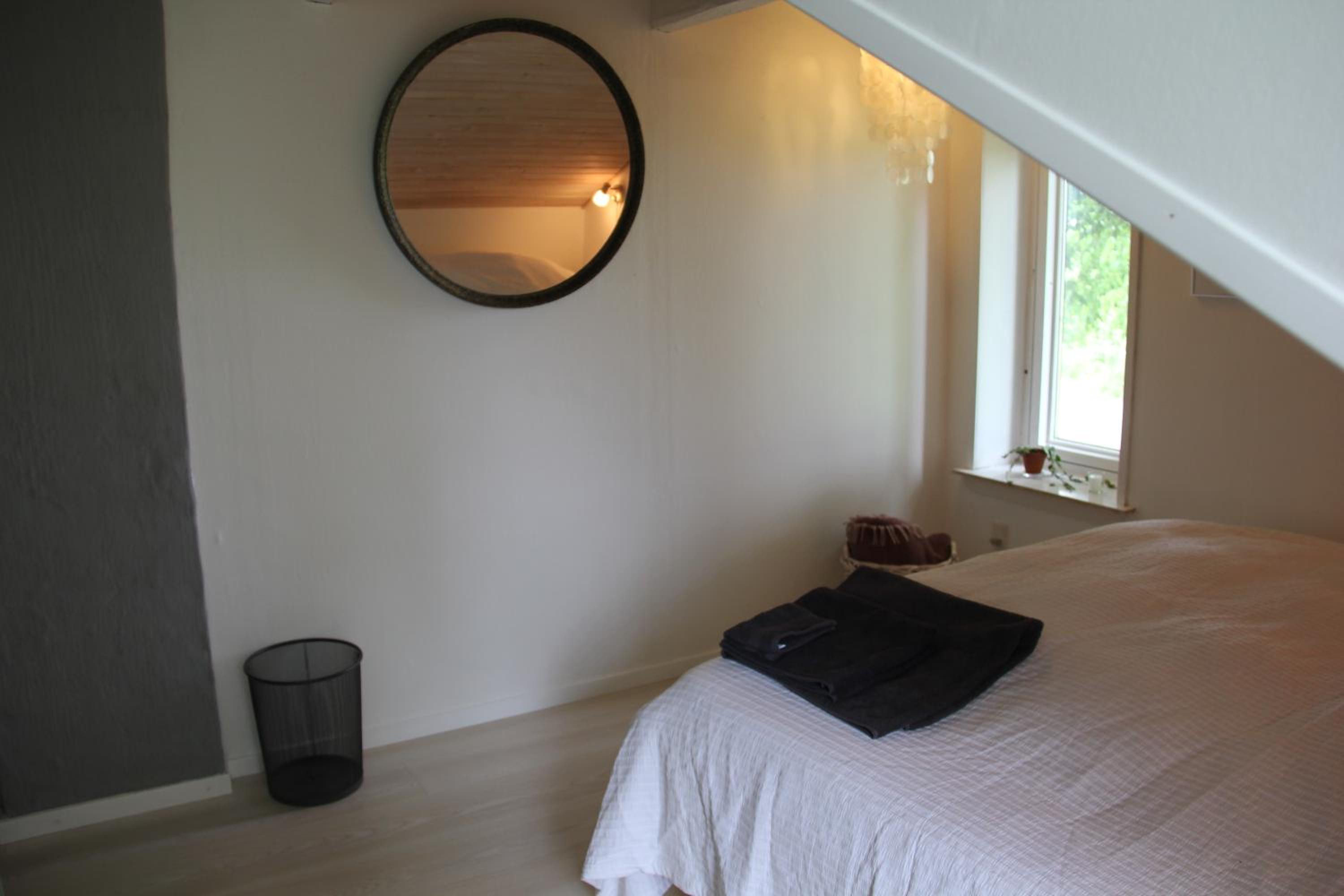King Room with Garden View and Shared Bathroom photo 3