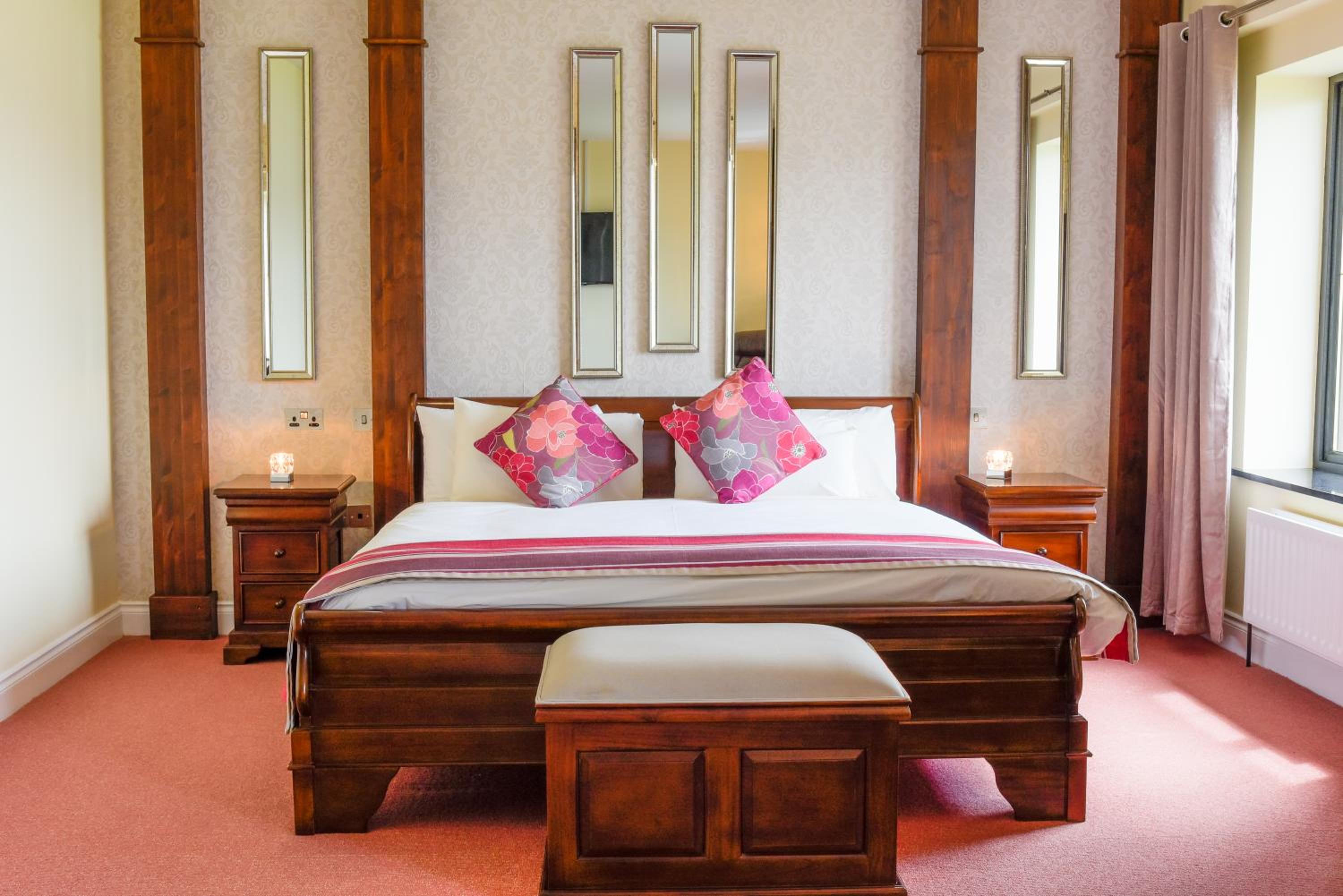 Deluxe Suite with Sea View - Photo 1