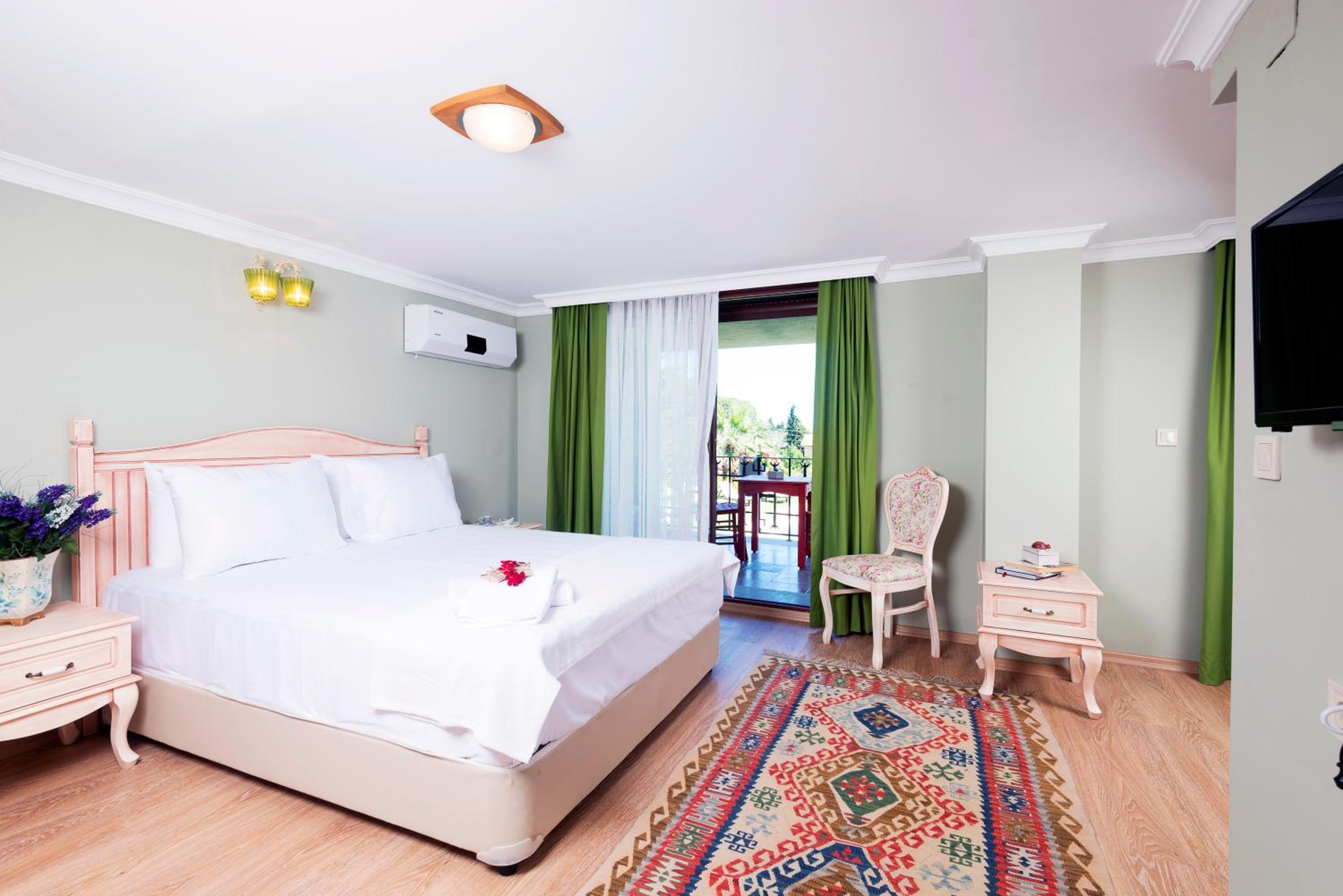 Deluxe Double Room With Balcony And Sea View photo 3