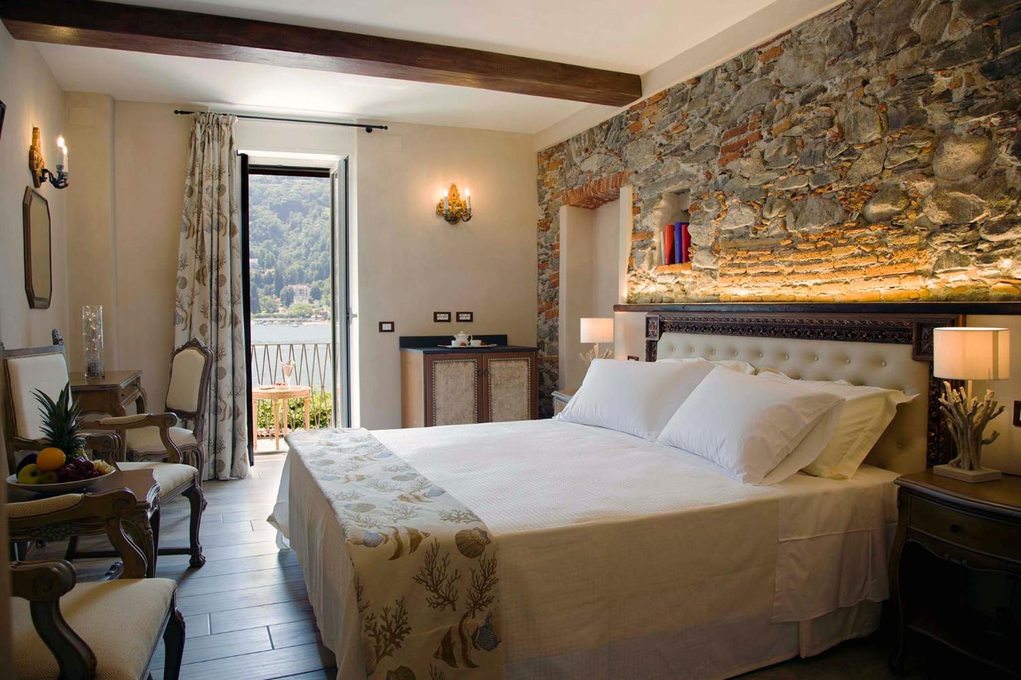Double Room with Lake View