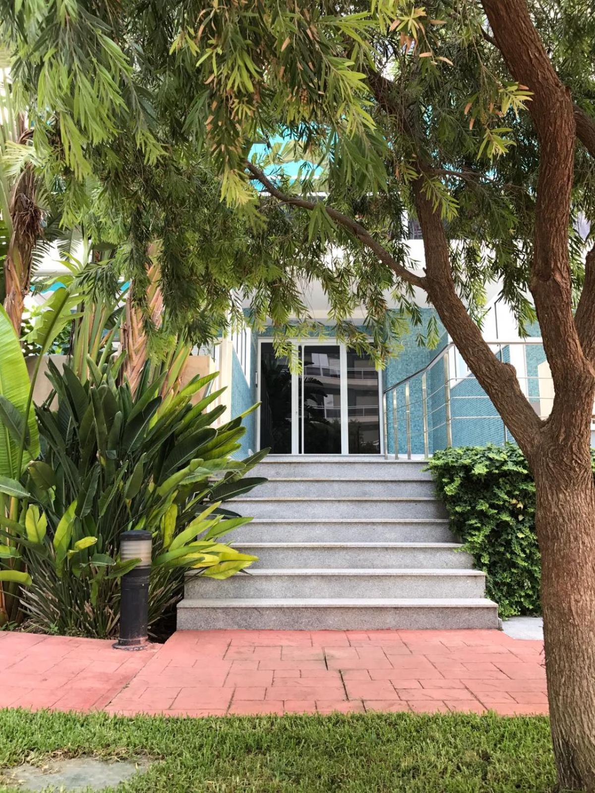 Apartment photo 2