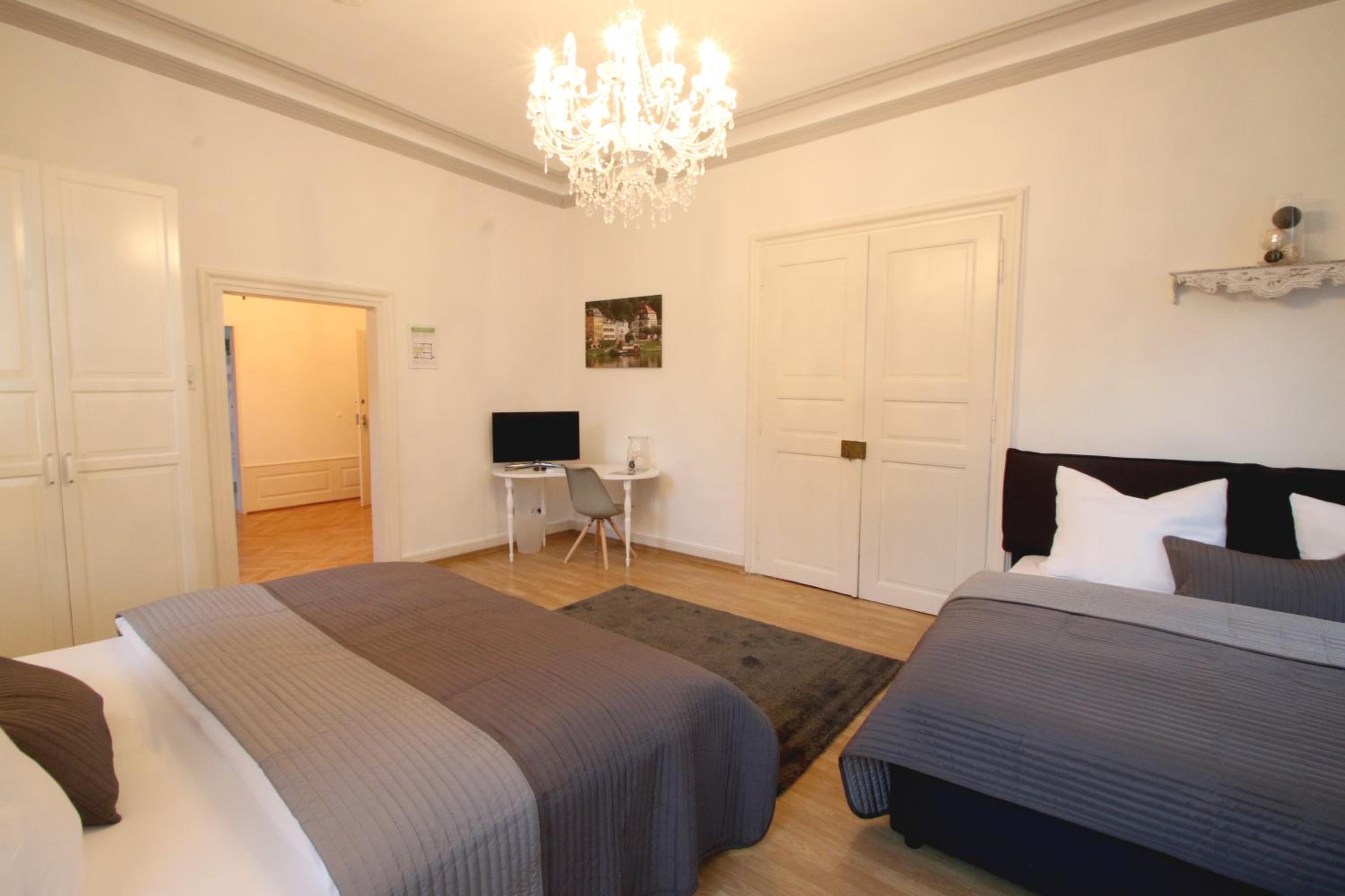Superior Studio Apartment - Photo 2