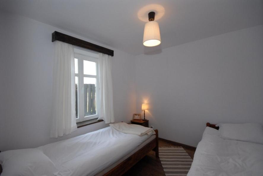 Three-Bedroom House photo 3