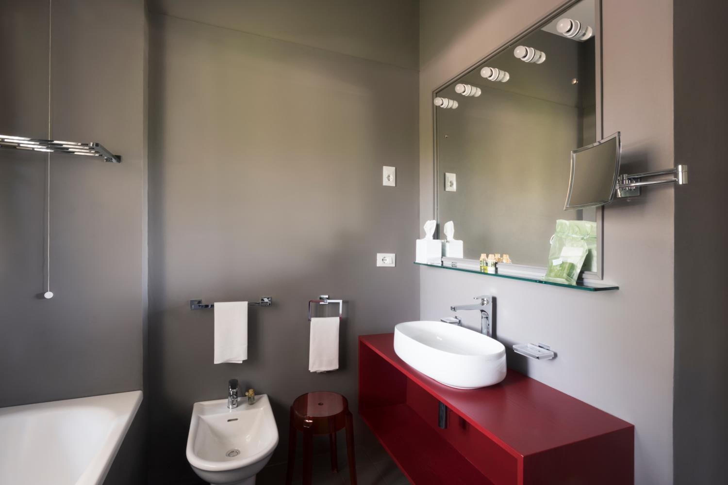 Deluxe Junior Suite photo 2