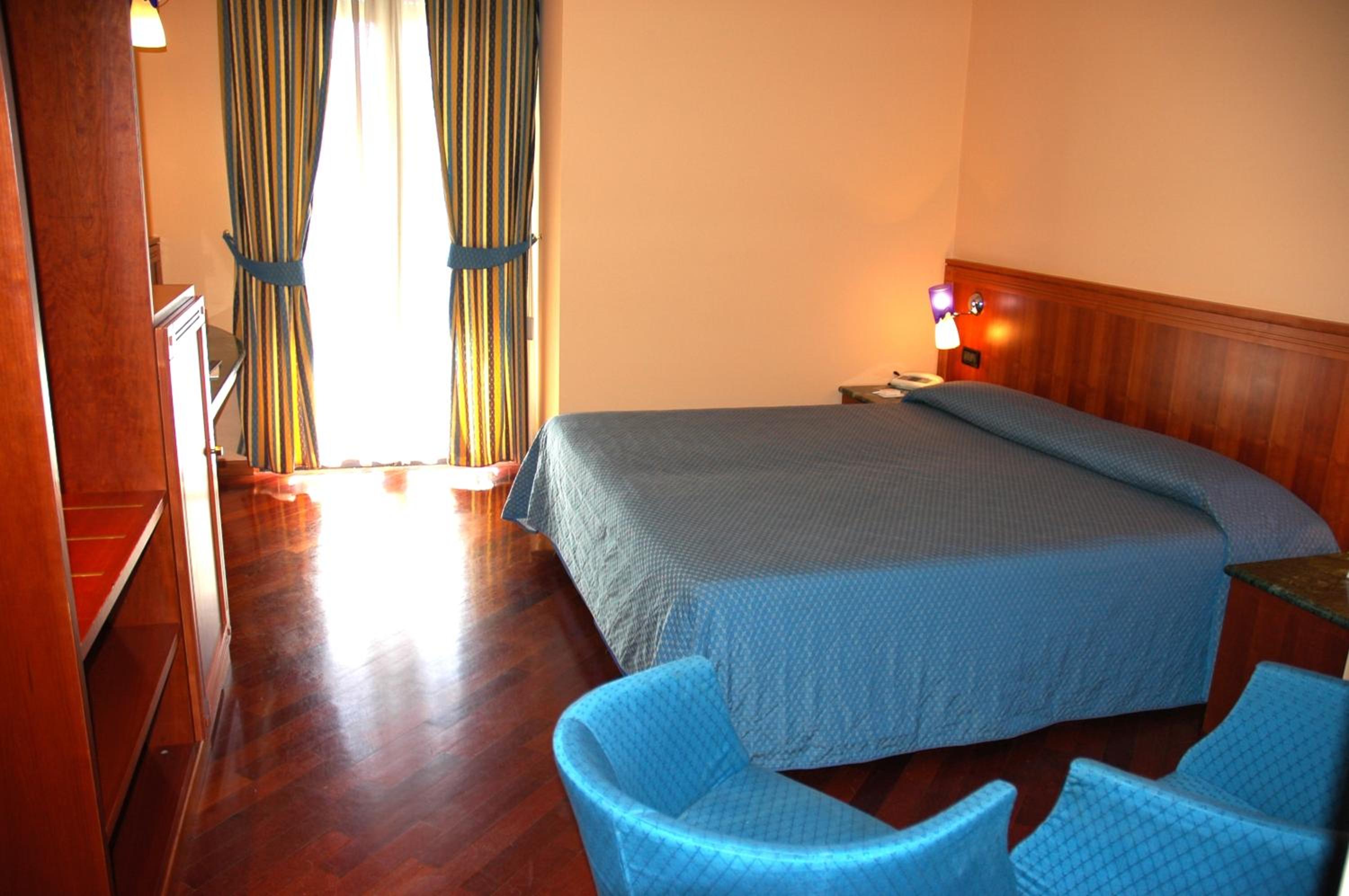Double Room - Photo 6