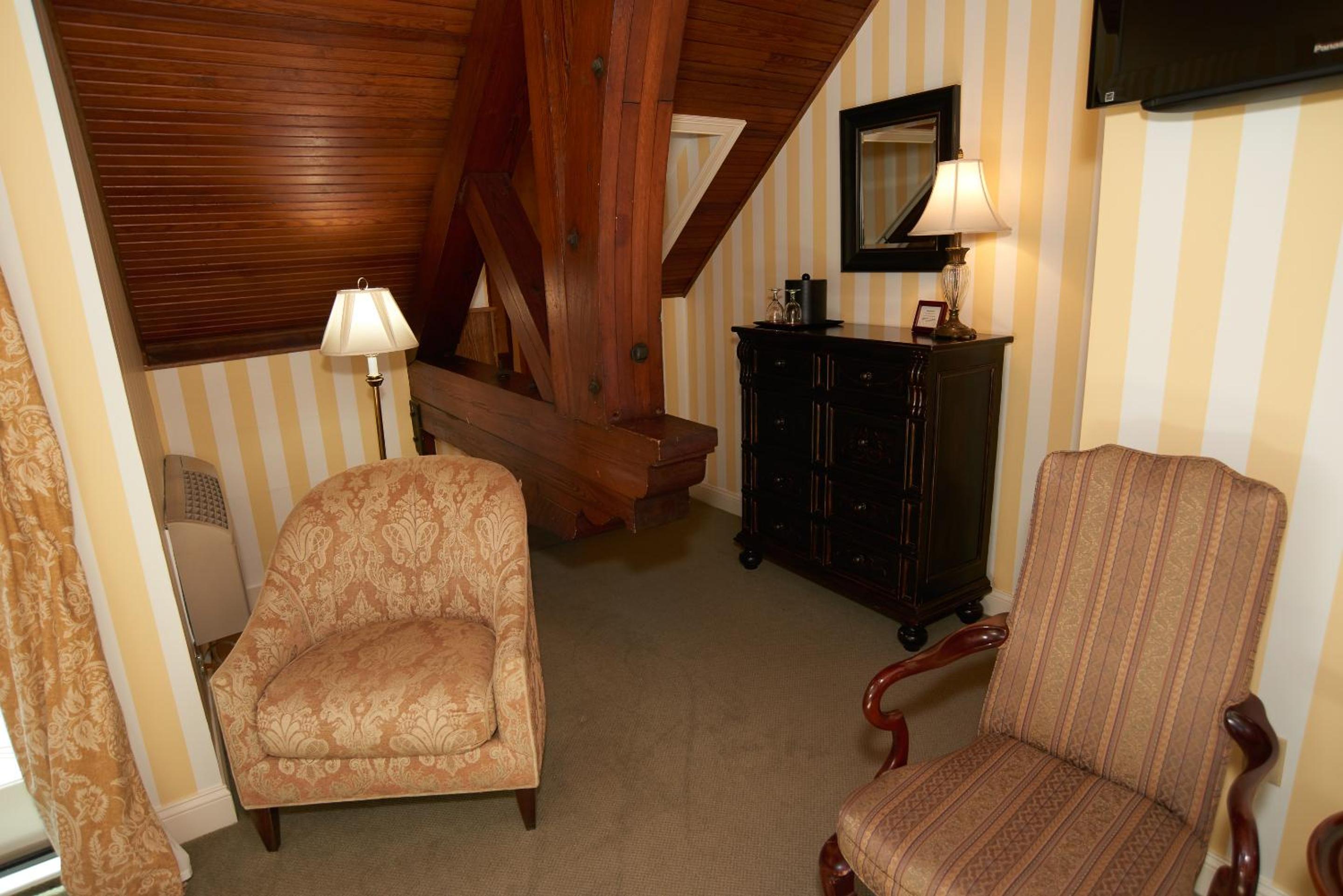 Monday Room