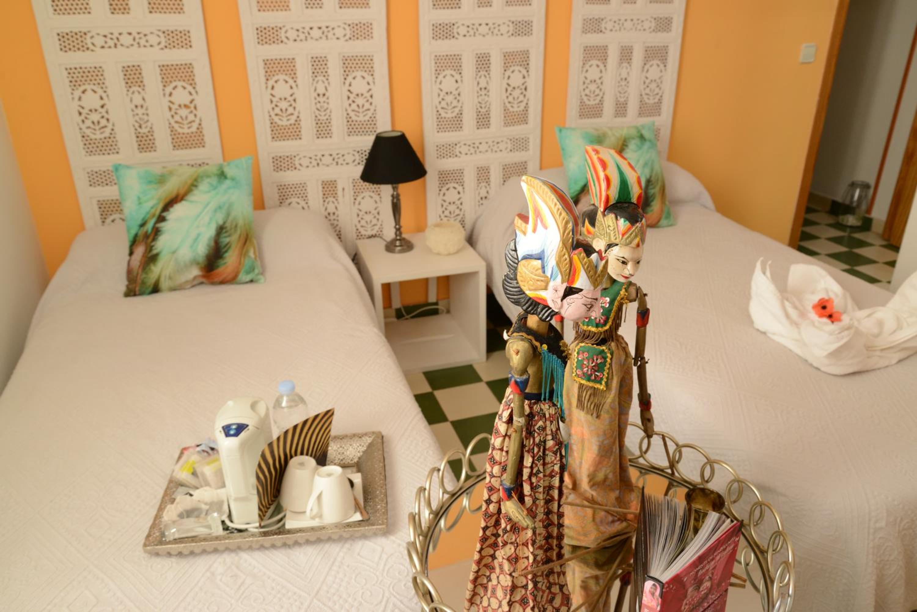 Double Room with Private Bathroom - Photo 99