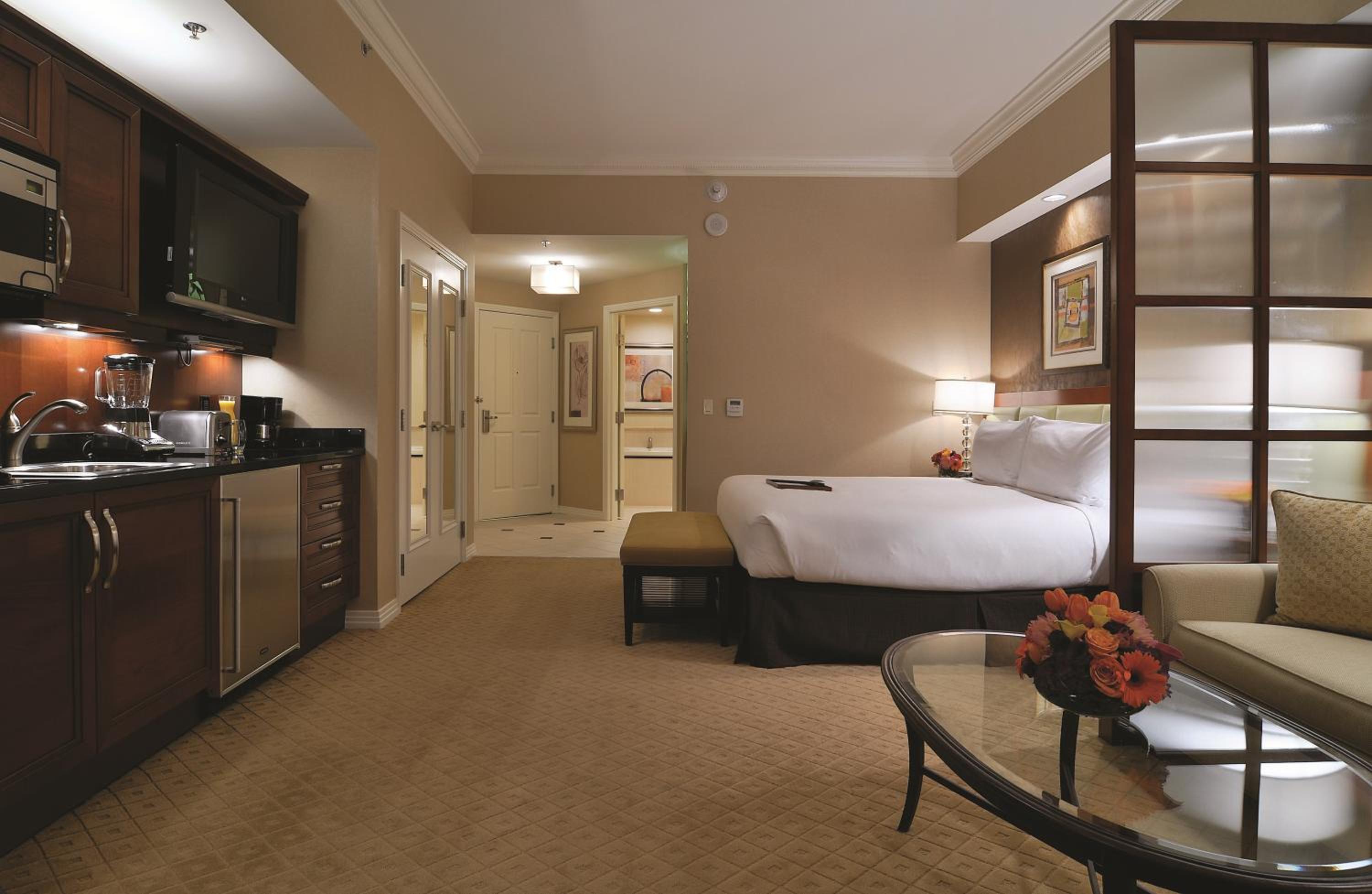 Deluxe Balcony Strip View Suite photo 3