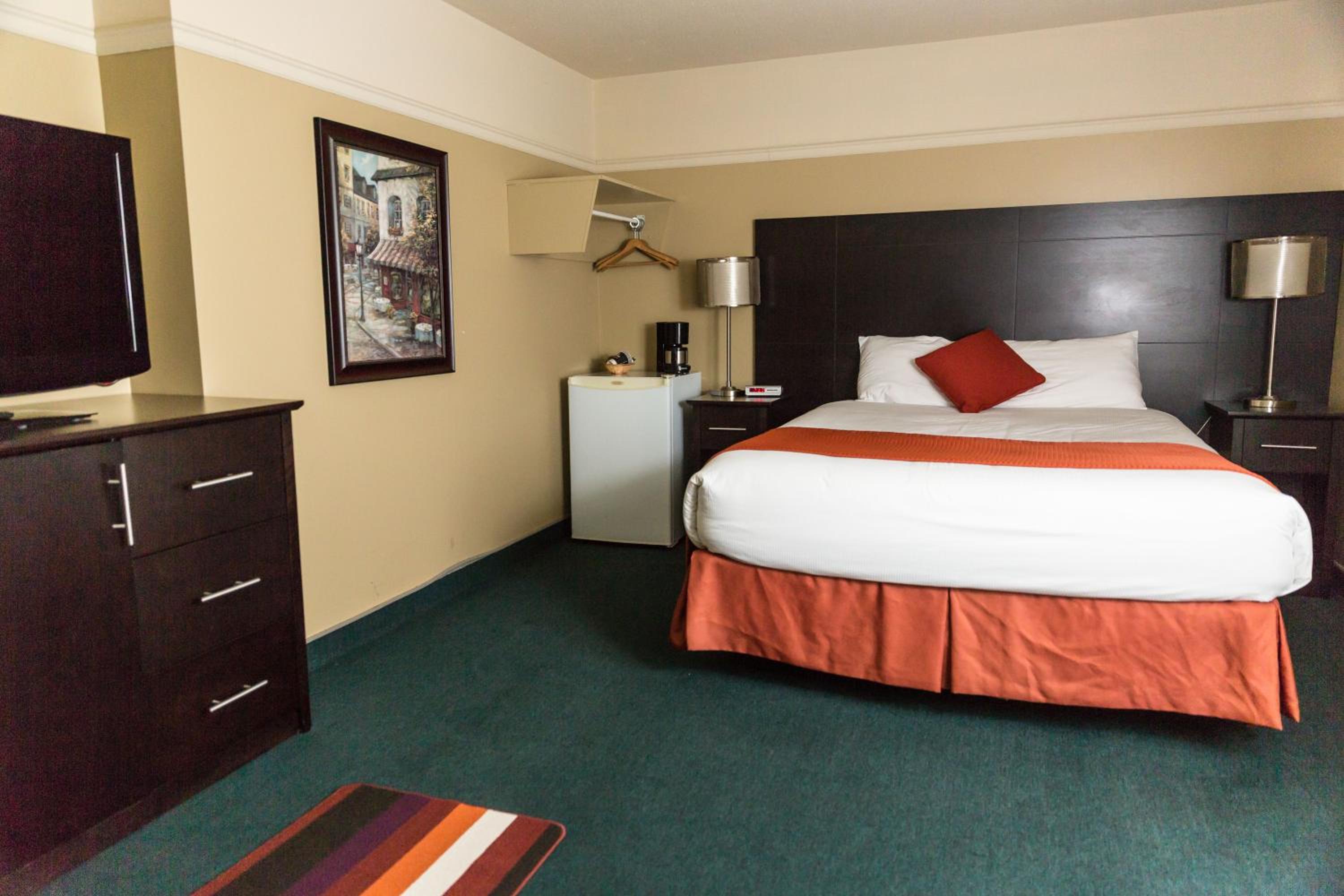 Queen Room
