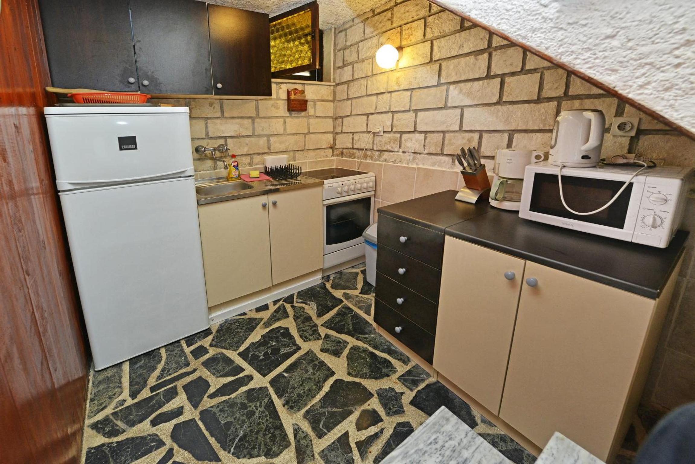 Three-Bedroom Apartment - Photo 10