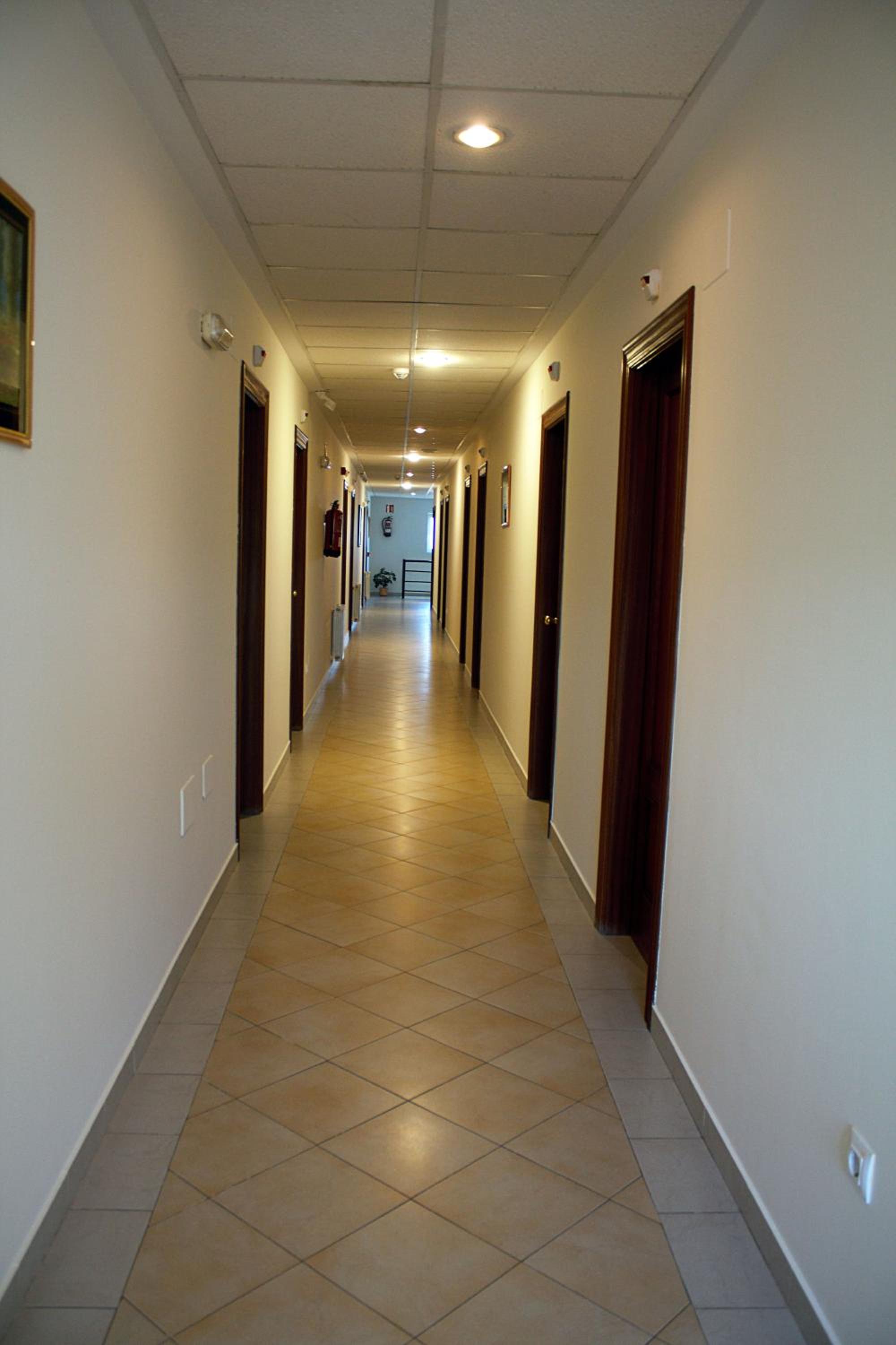 Standard Double or Twin Room - Photo 5
