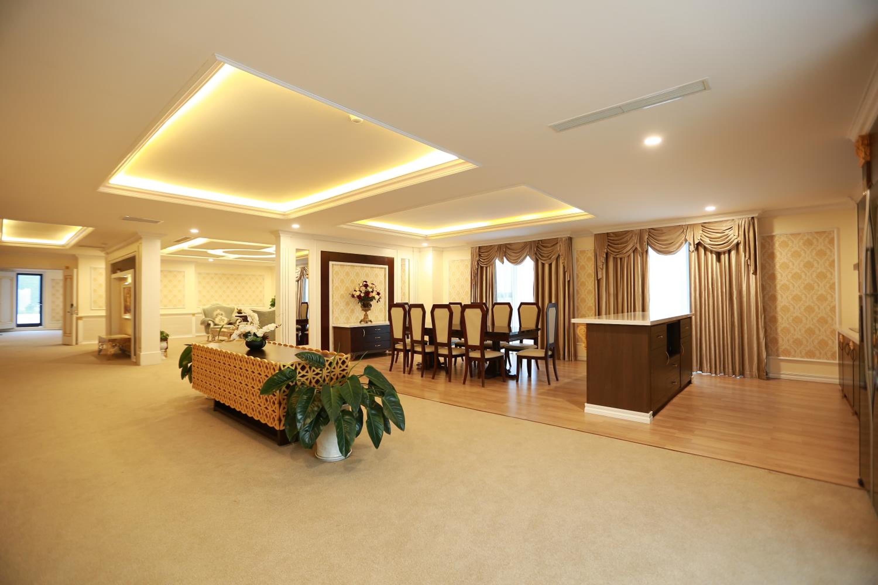 Presidential Suite photo 1