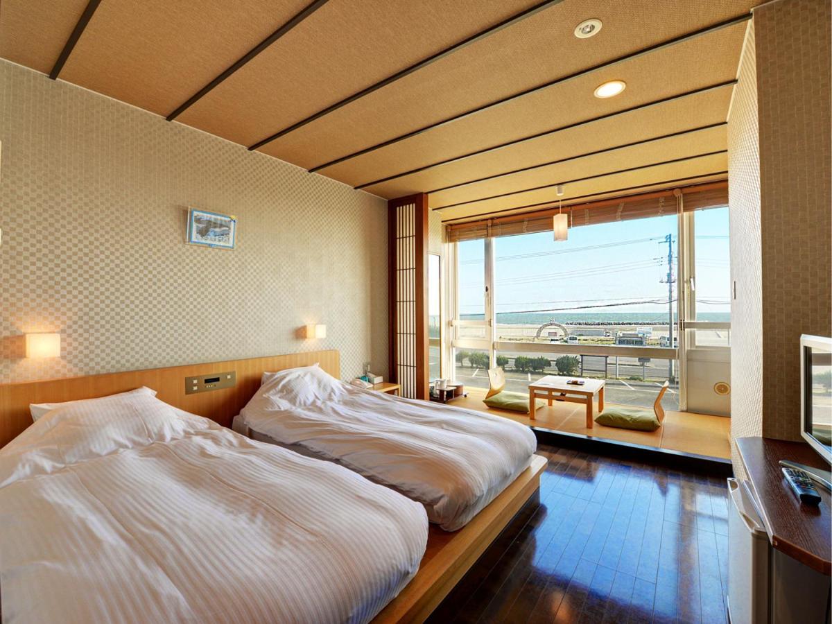 Room with Tatami area and Sea View