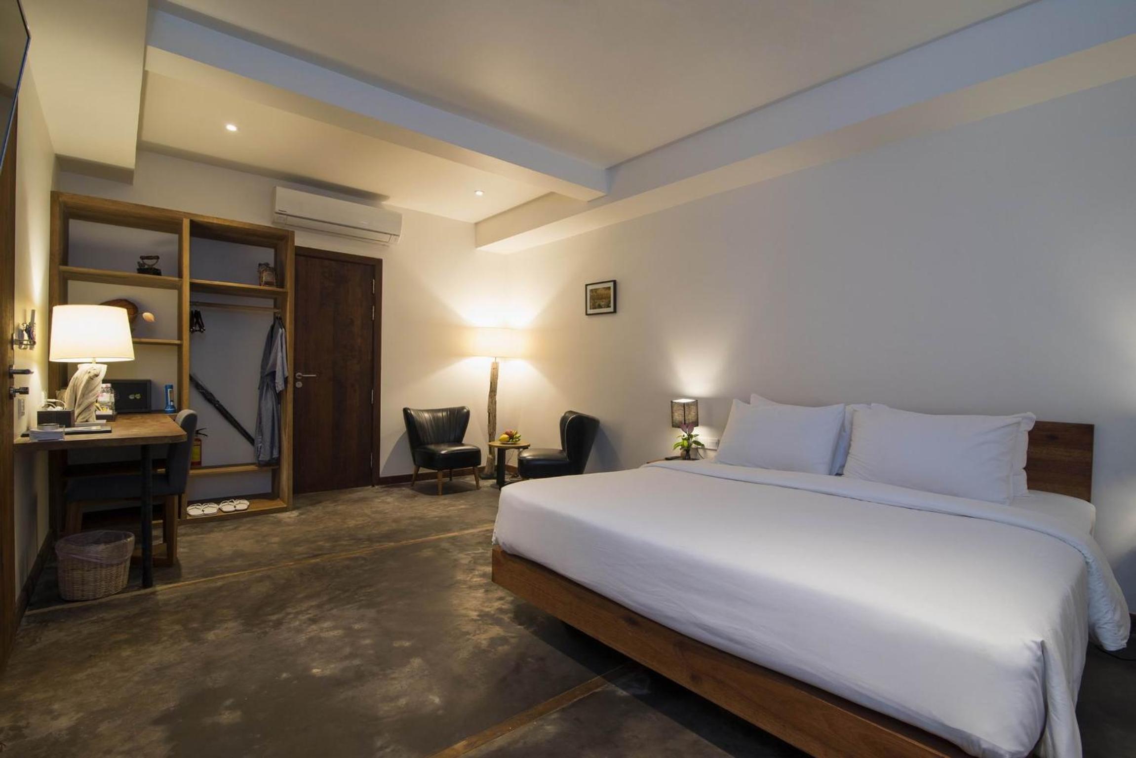 Villa - Photo 1