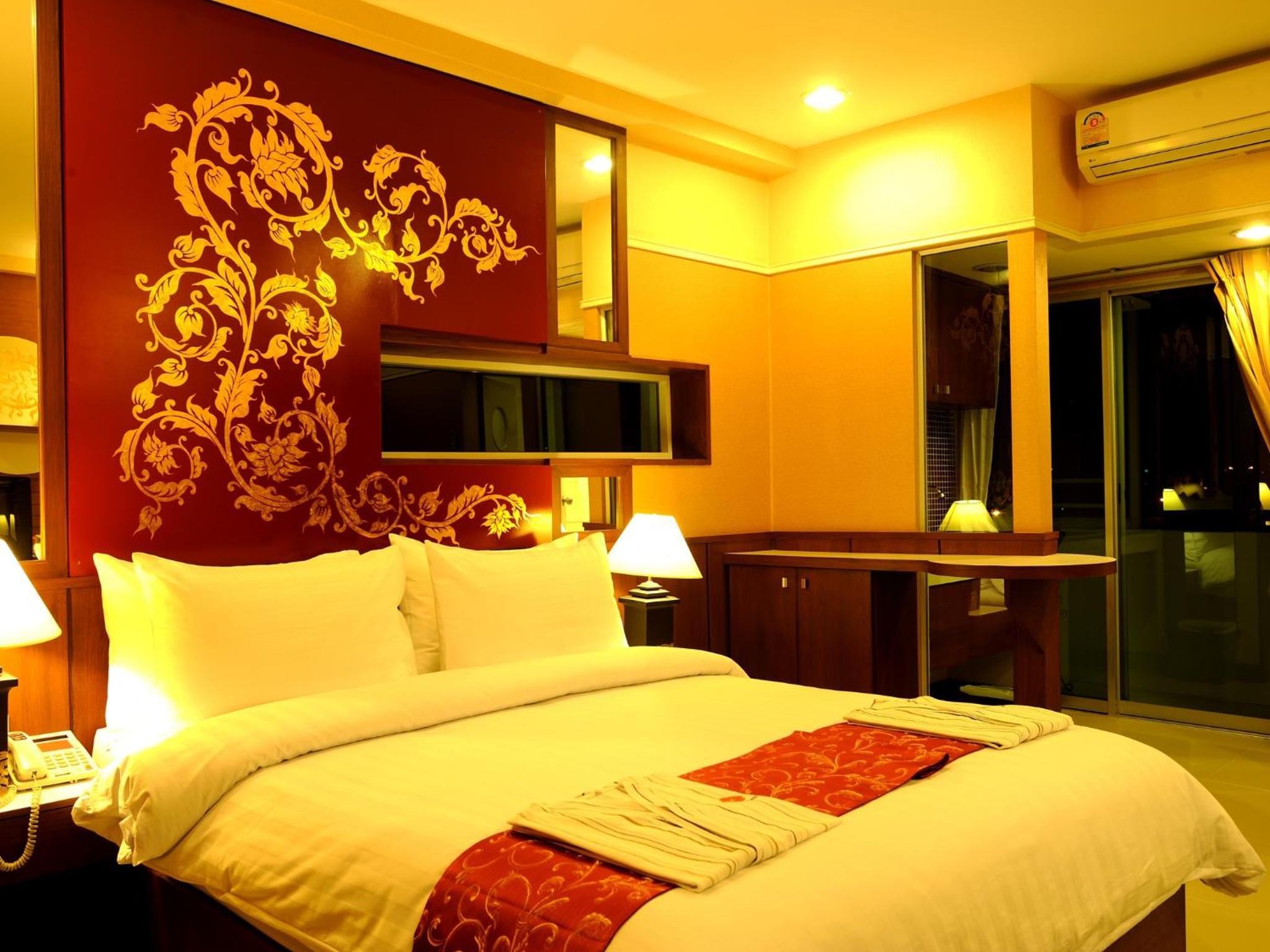 Superior Queen Room-Room only-No Airport Transfer - Photo 11