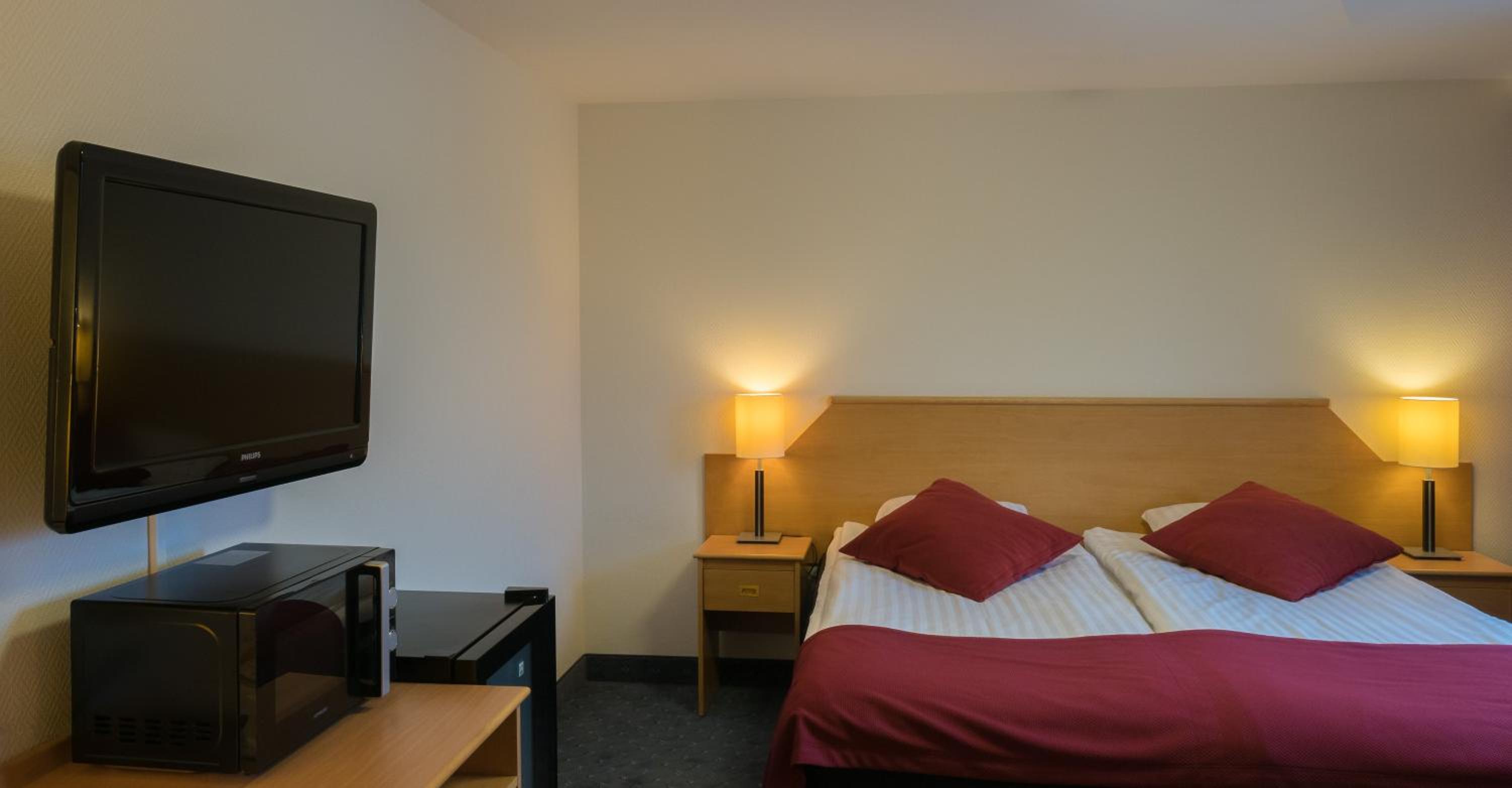 Standard Twin Room - Photo 2
