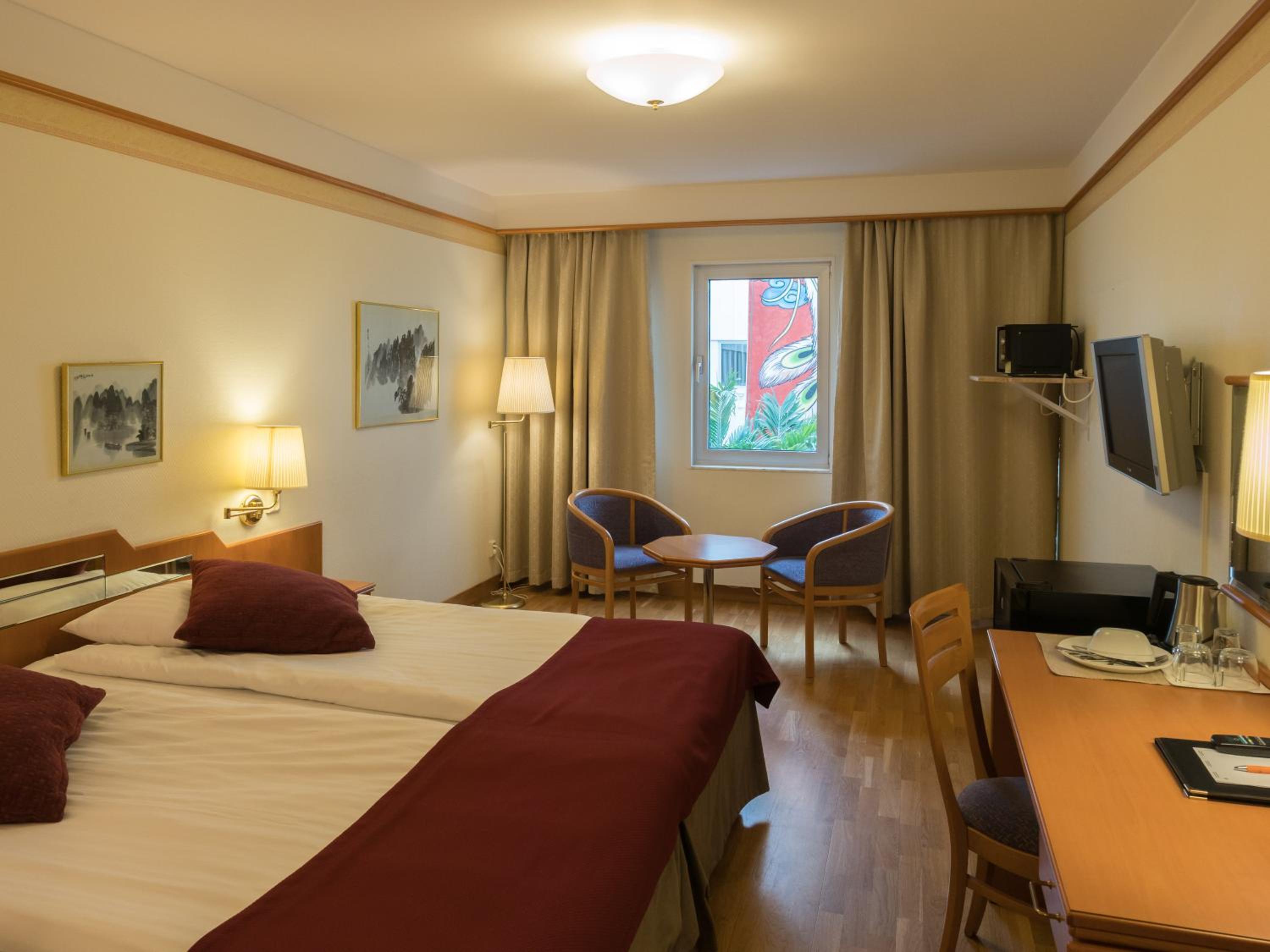 Standard Twin Room - Photo 6