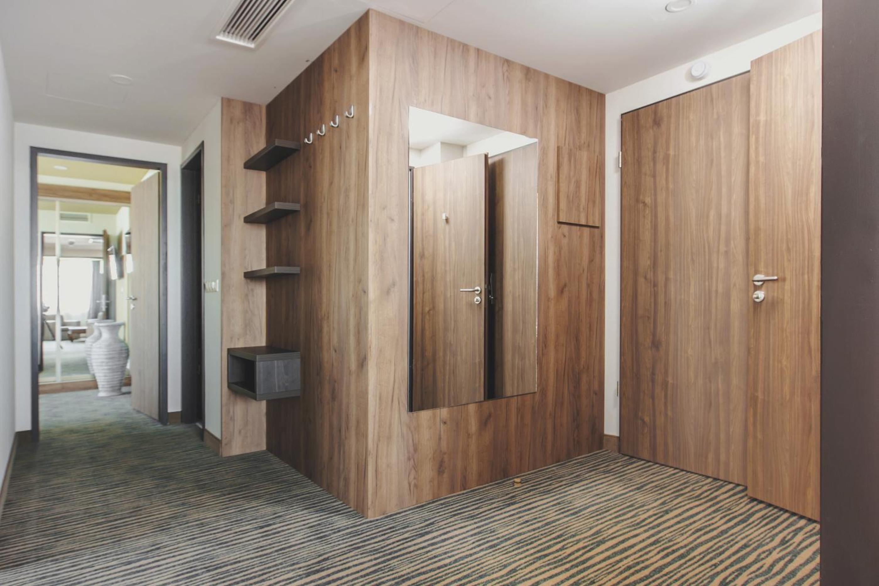 Deluxe Suite with Balcony
