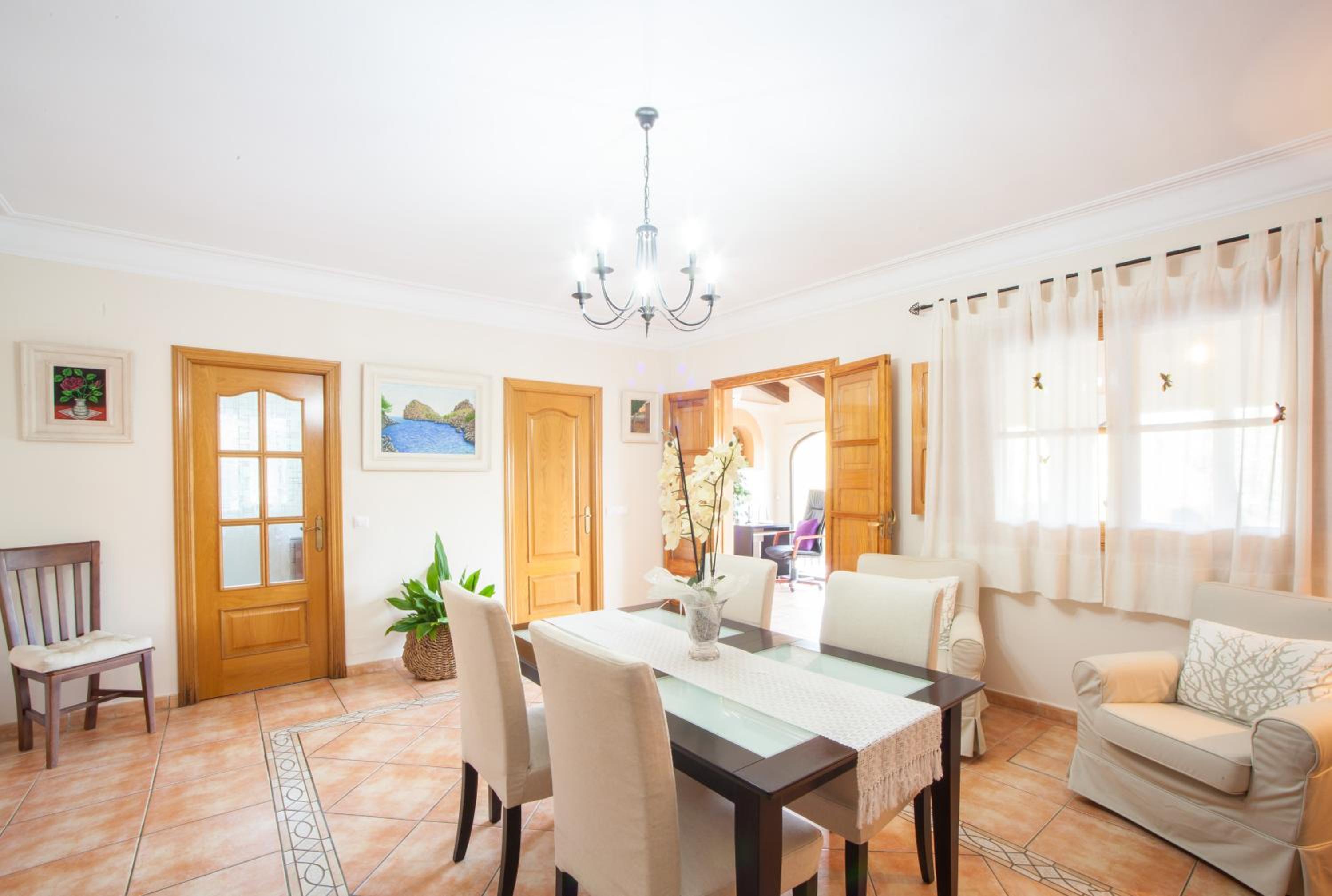 Villa photo 3
