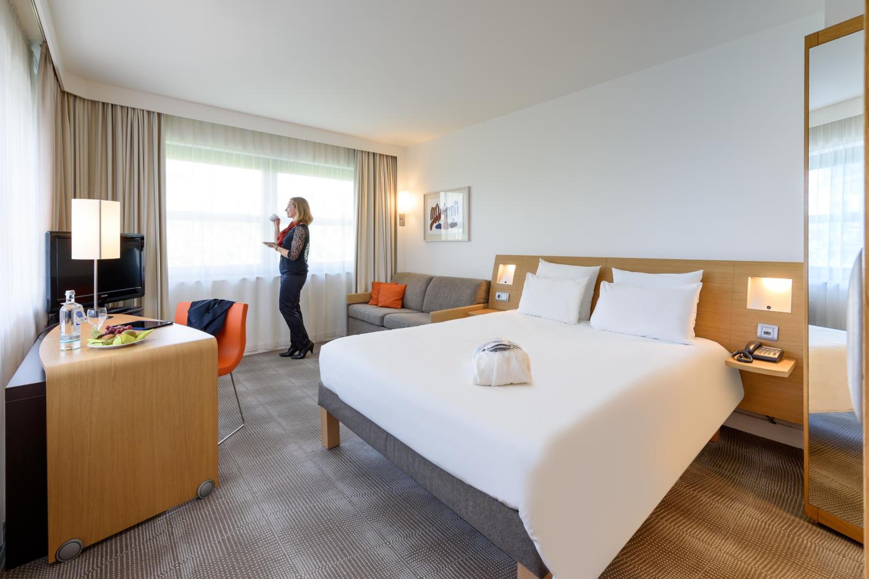 Executive Double Room with Sofa Bed - Photo 2