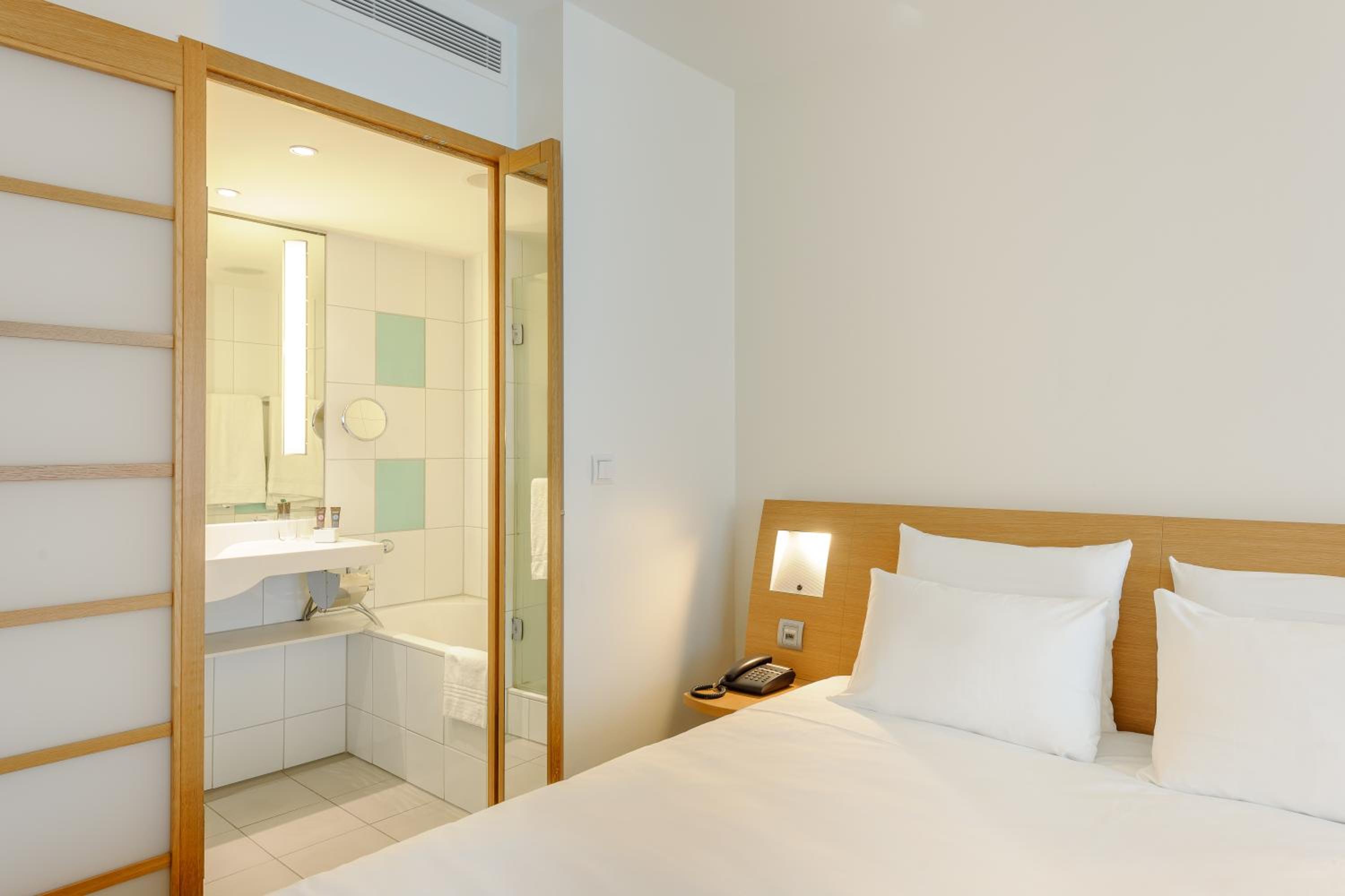 Standard Double Room with Sofa - Photo 3