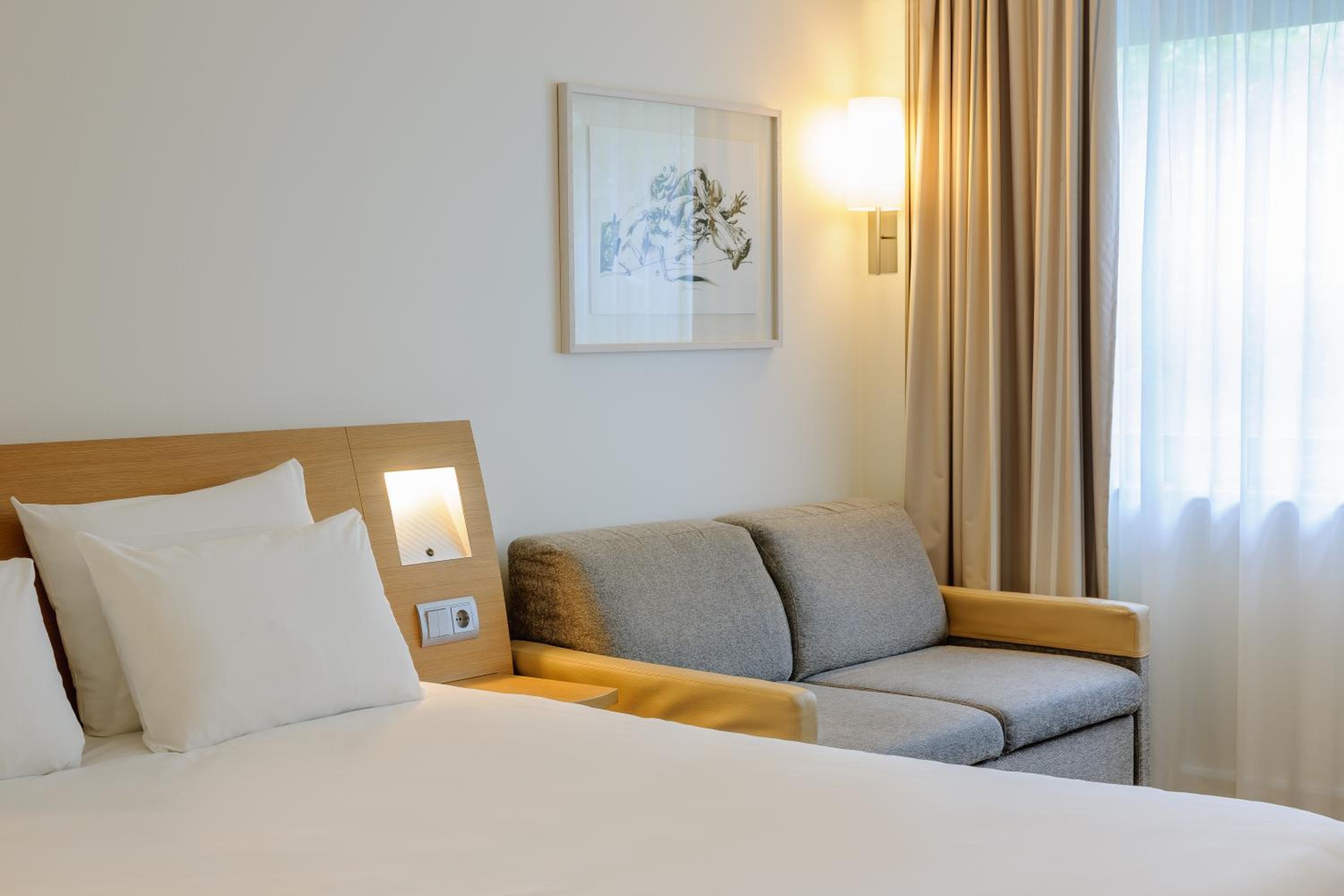 Standard Double Room with Sofa - Photo 2