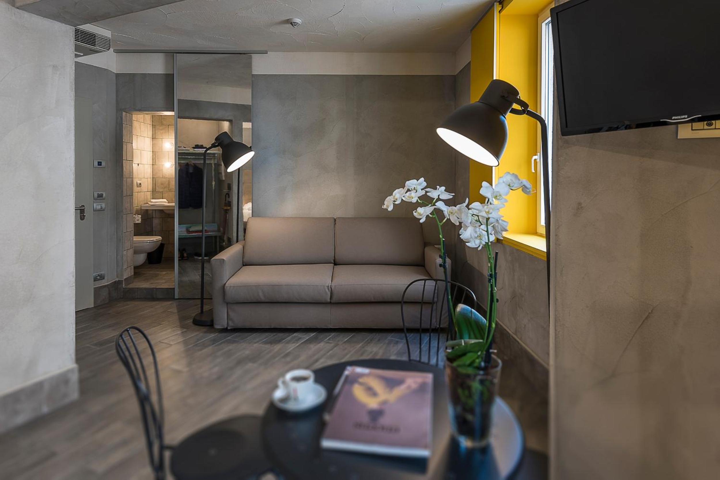 Suite - Photo 2