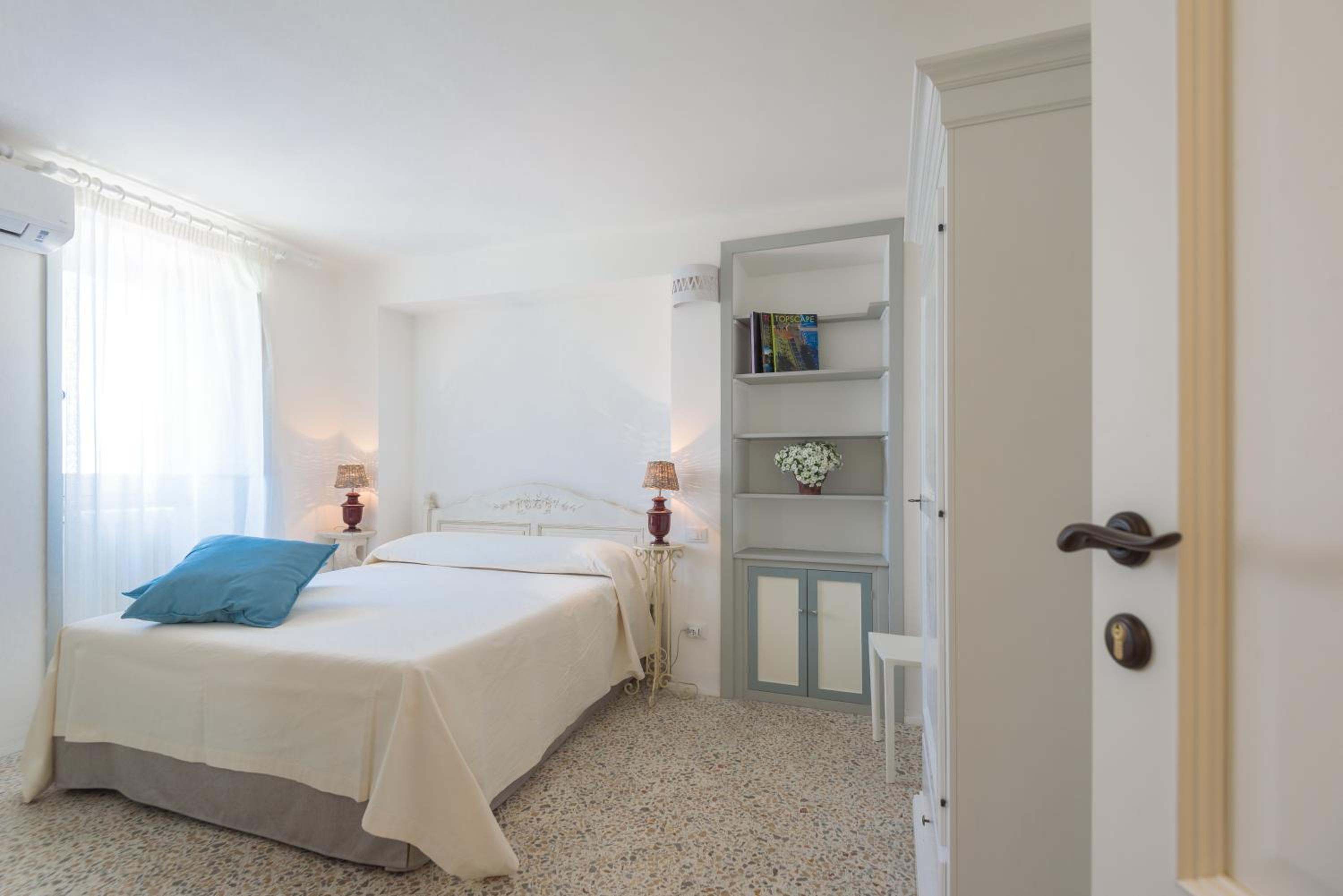 Small Double Room photo 3