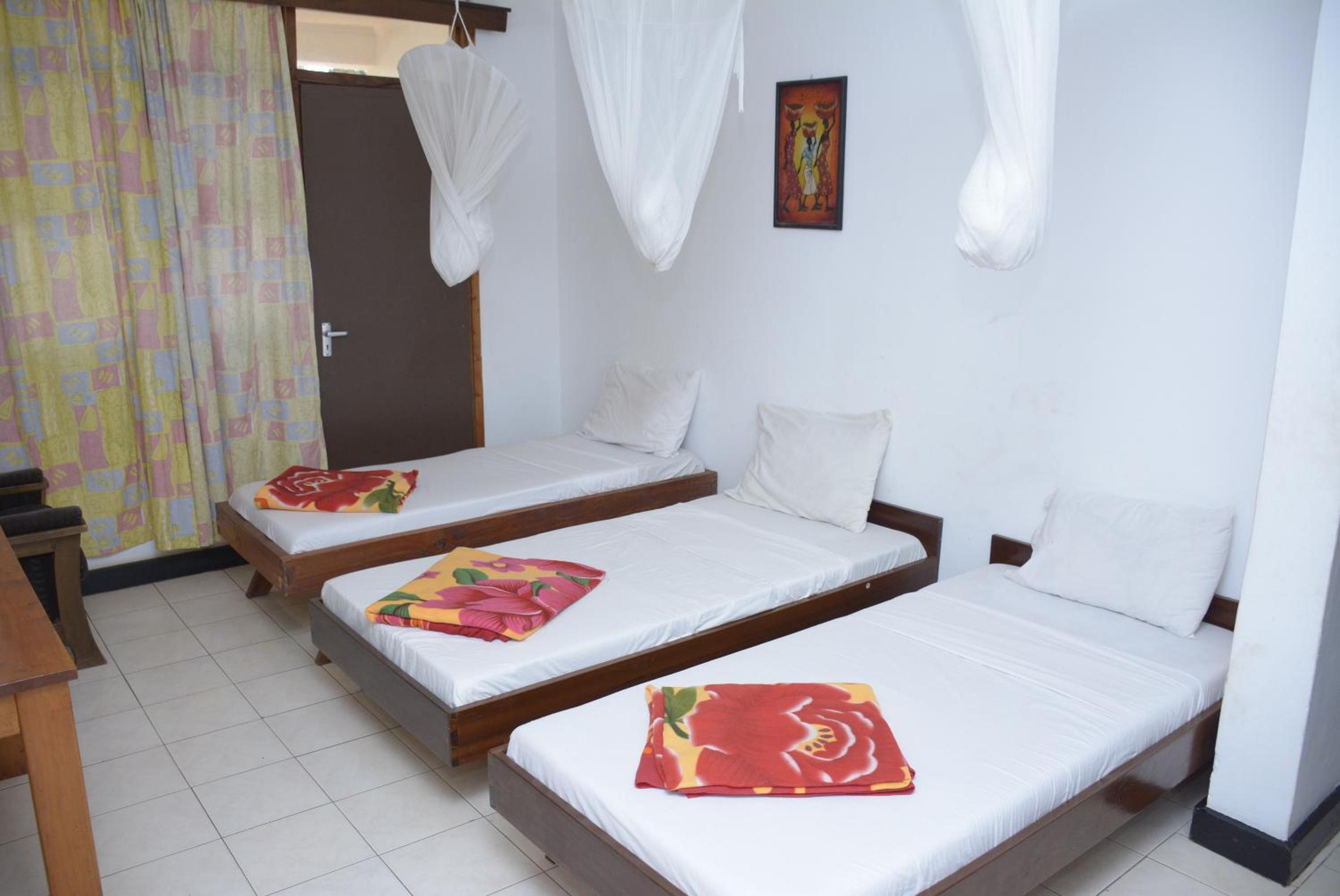 Standard Triple Room - Photo 2